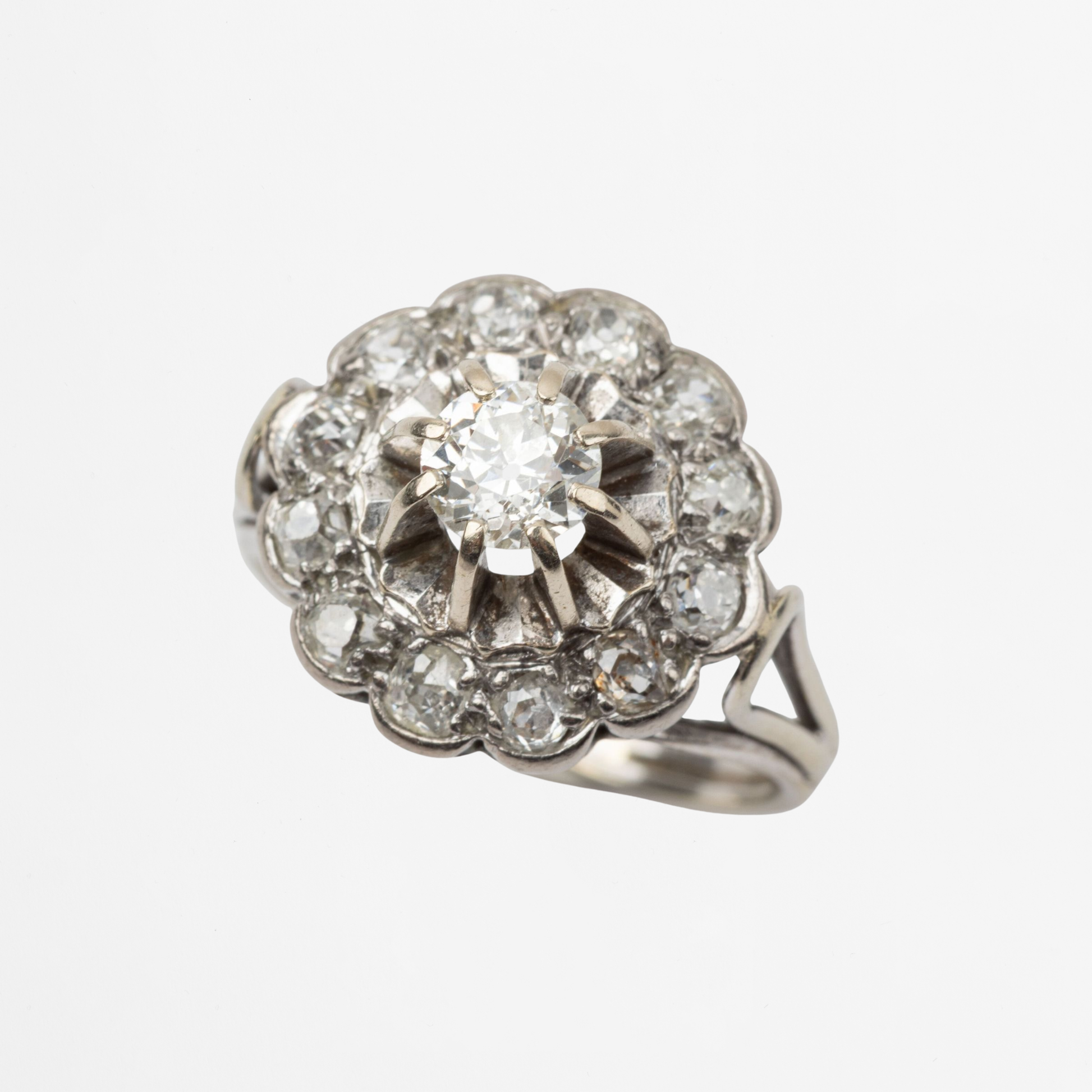 "Fleur" Bague Marguerite en or blanc et diamants