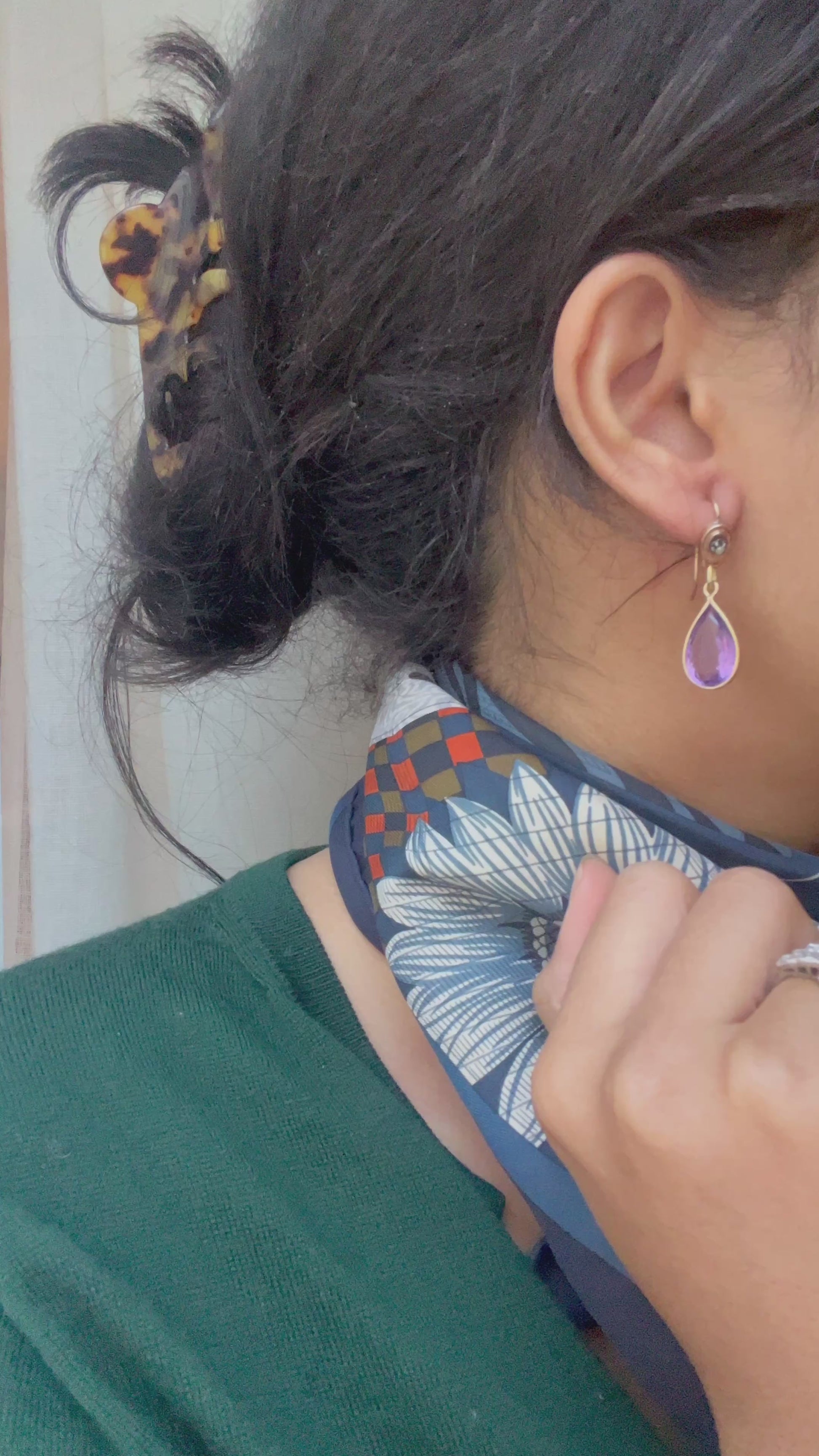 Boucles d’oreilles anciennes en or rose améthystes et perles