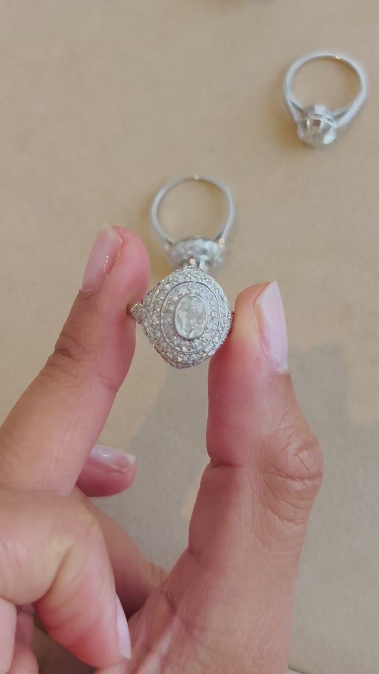 "Augustine" Bague Dôme art déco en platine et diamants
