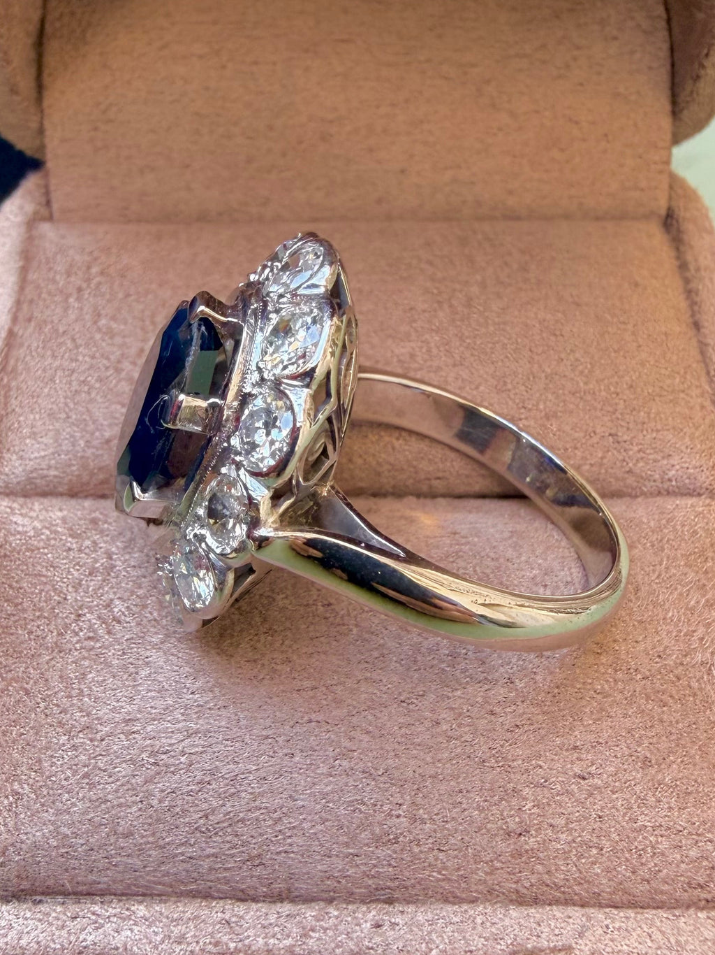 « Adèle » Bague Pompadour saphir et diamants