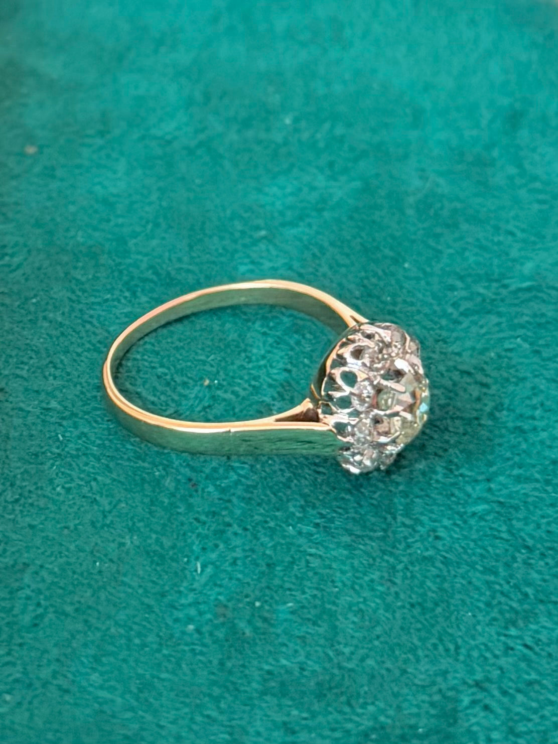 "Gabrielle" Bague Marguerite en or jaune et diamants