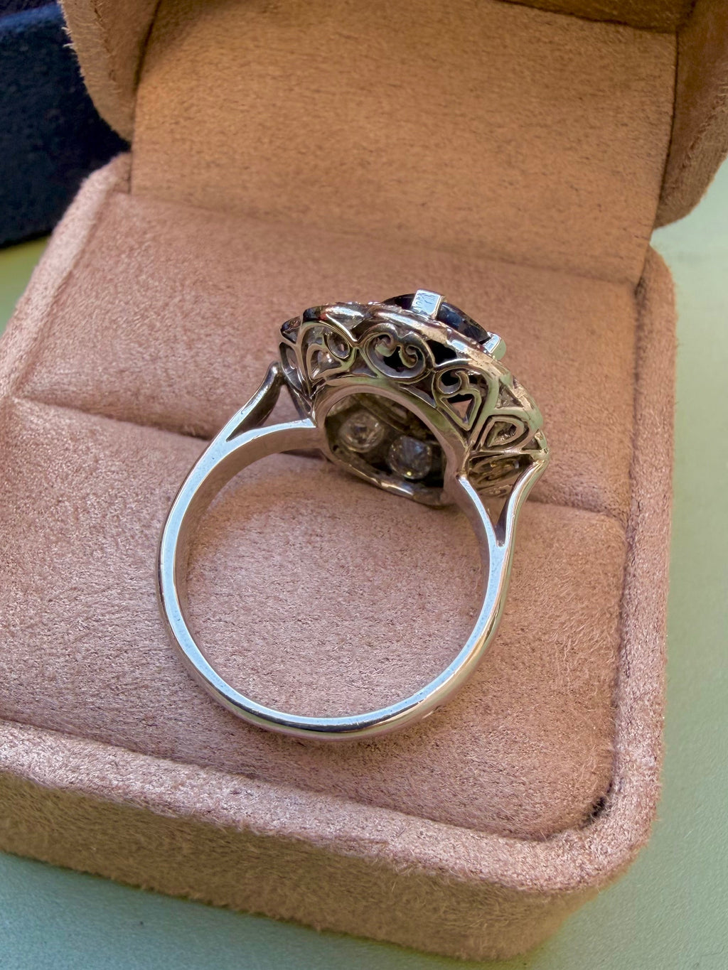 « Adèle » Bague Pompadour saphir et diamants