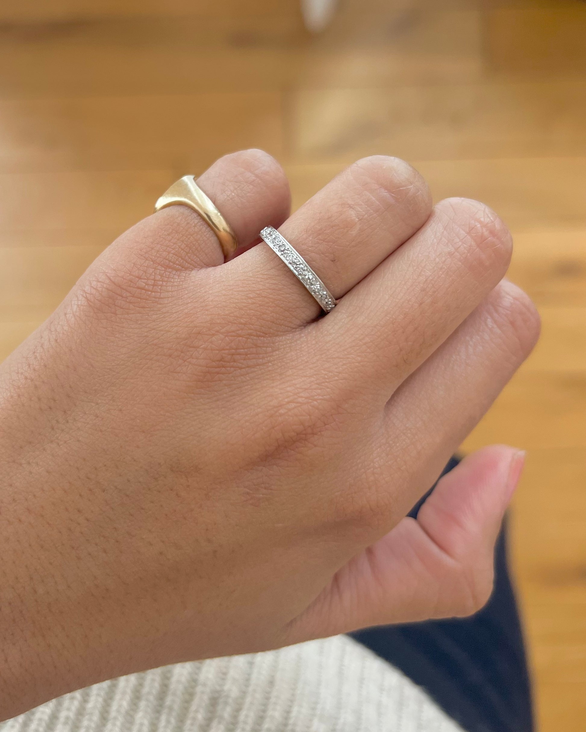 «Lucie» Alliance américaine en or blanc et diamants