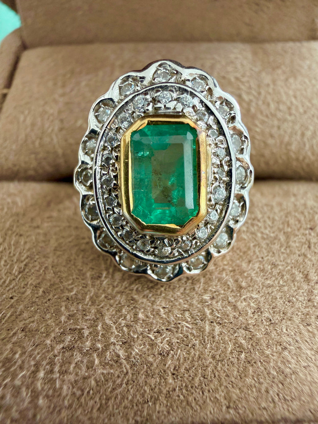 " Arielle" Bague pompadour en or blanc, or jaune émeraude et diamants