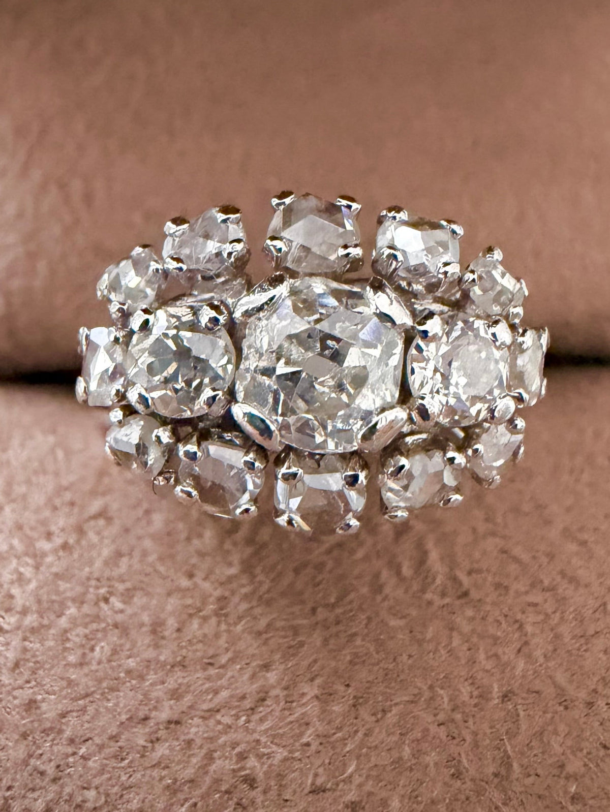 « Pénélope » Bague Jarretiere en platine et diamants
