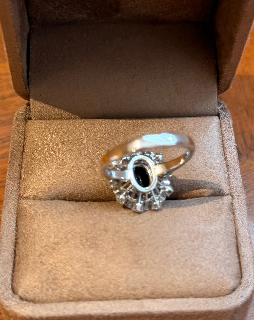 "Annabelle" Bague en or blanc saphir et diamants