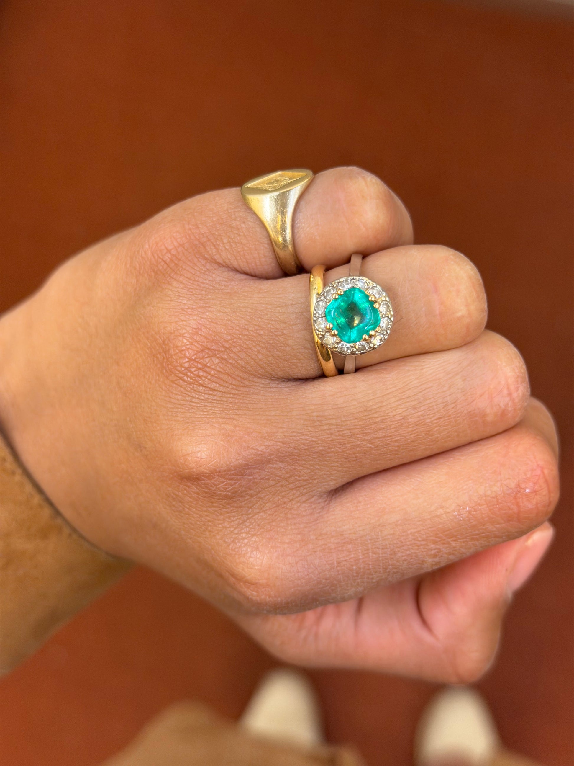"Ambre" Bague en platine émeraude et diamants