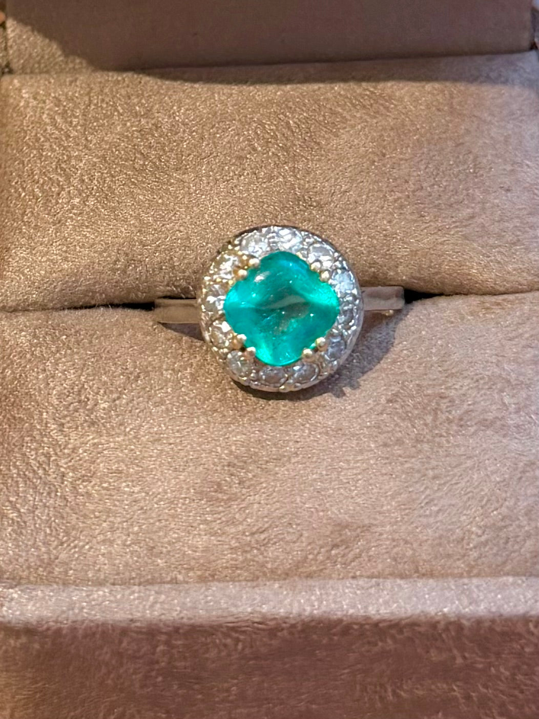 "Ambre" Bague en platine émeraude et diamants