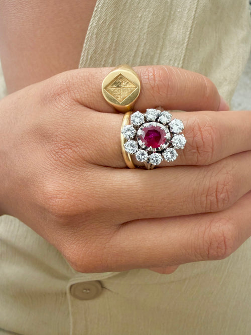 "Perrine" Bague Pompadour en or blanc rubis et diamants