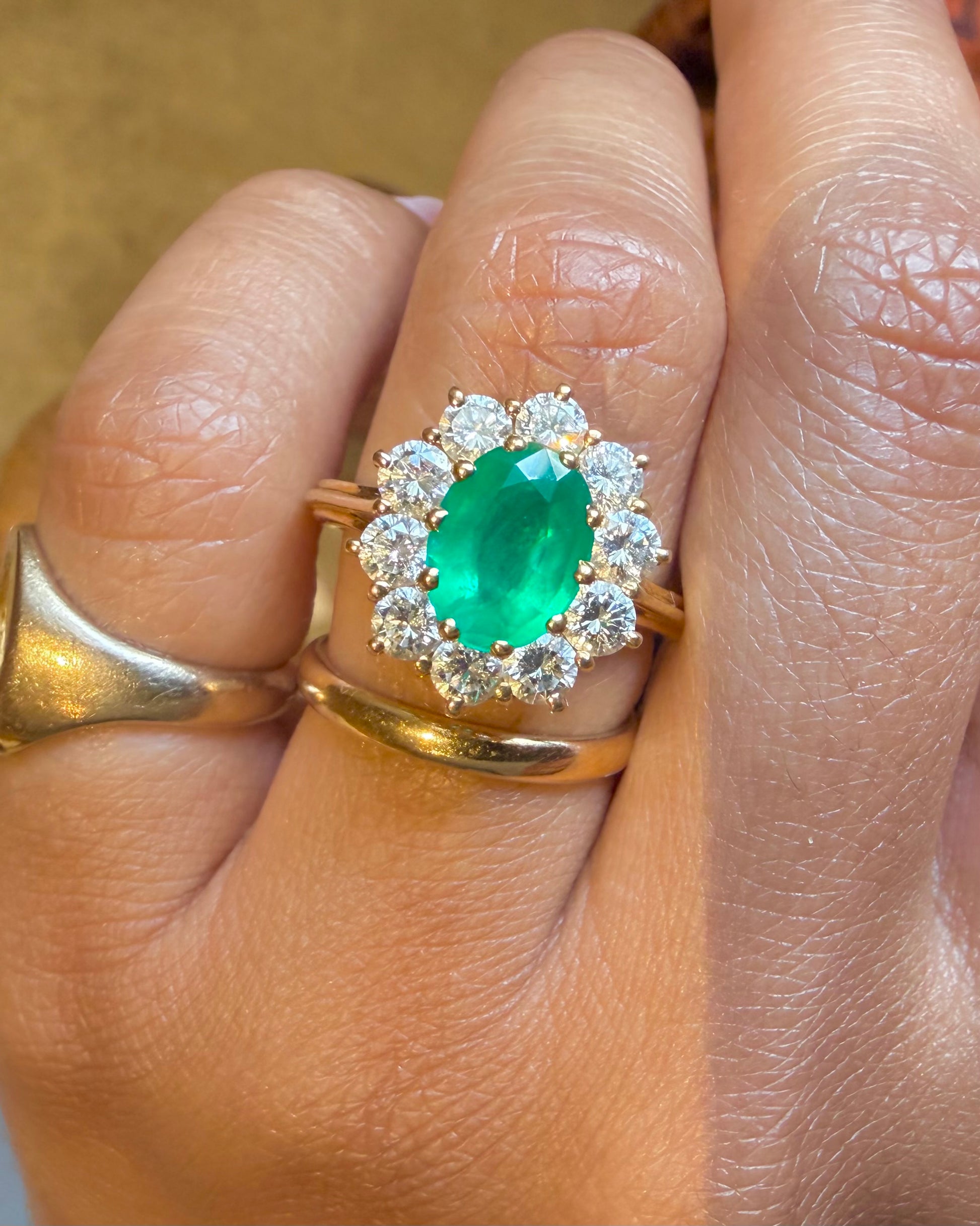 "Lucile" Bague Marguerite en or jaune émeraude et diamants