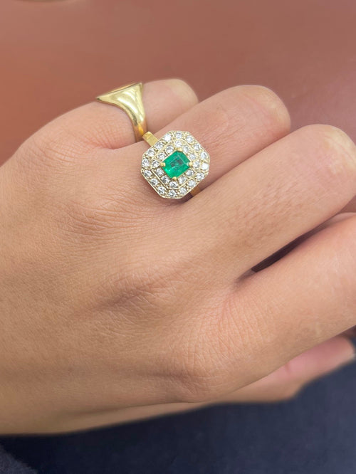 "Léonore" Bague en or jaune, émeraude et diamants