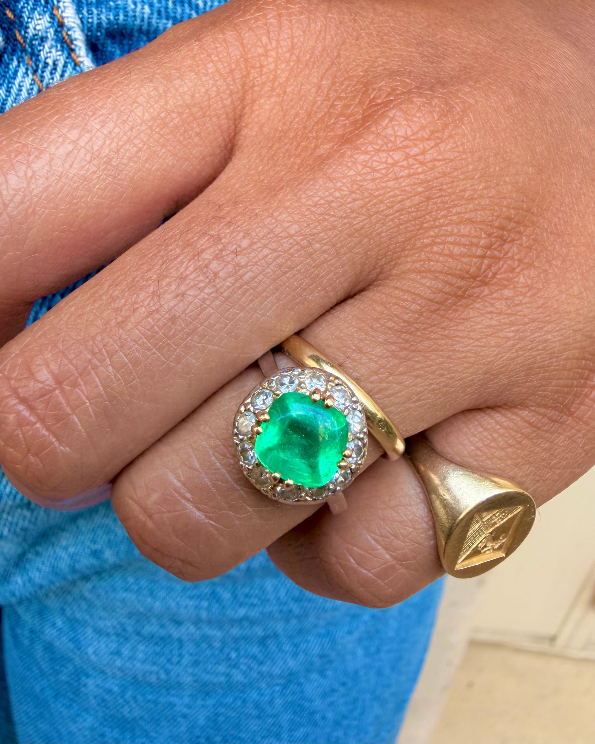 "Ambre" Bague en platine émeraude et diamants