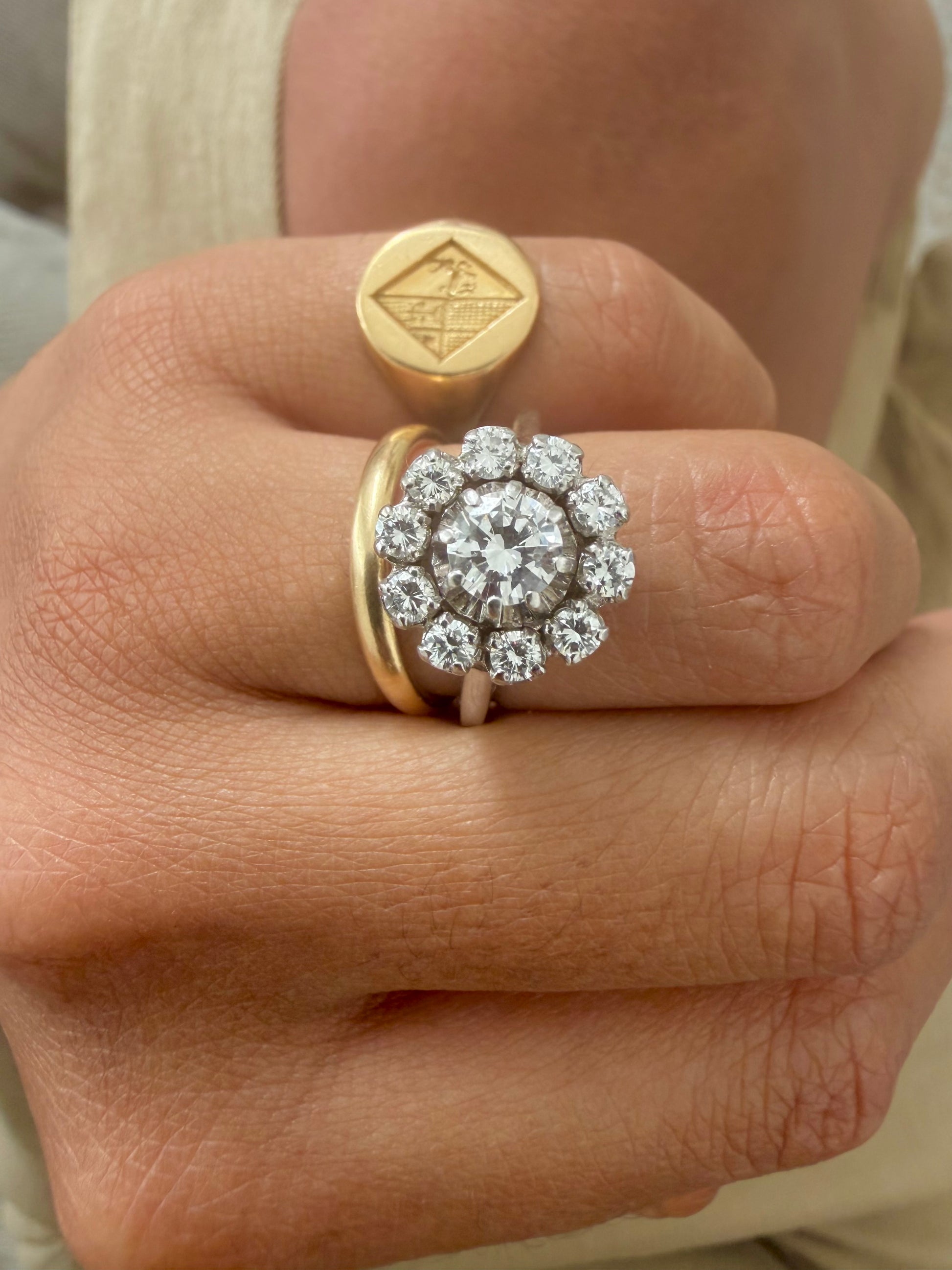 "Louise" Bague Fleur en platine et diamants