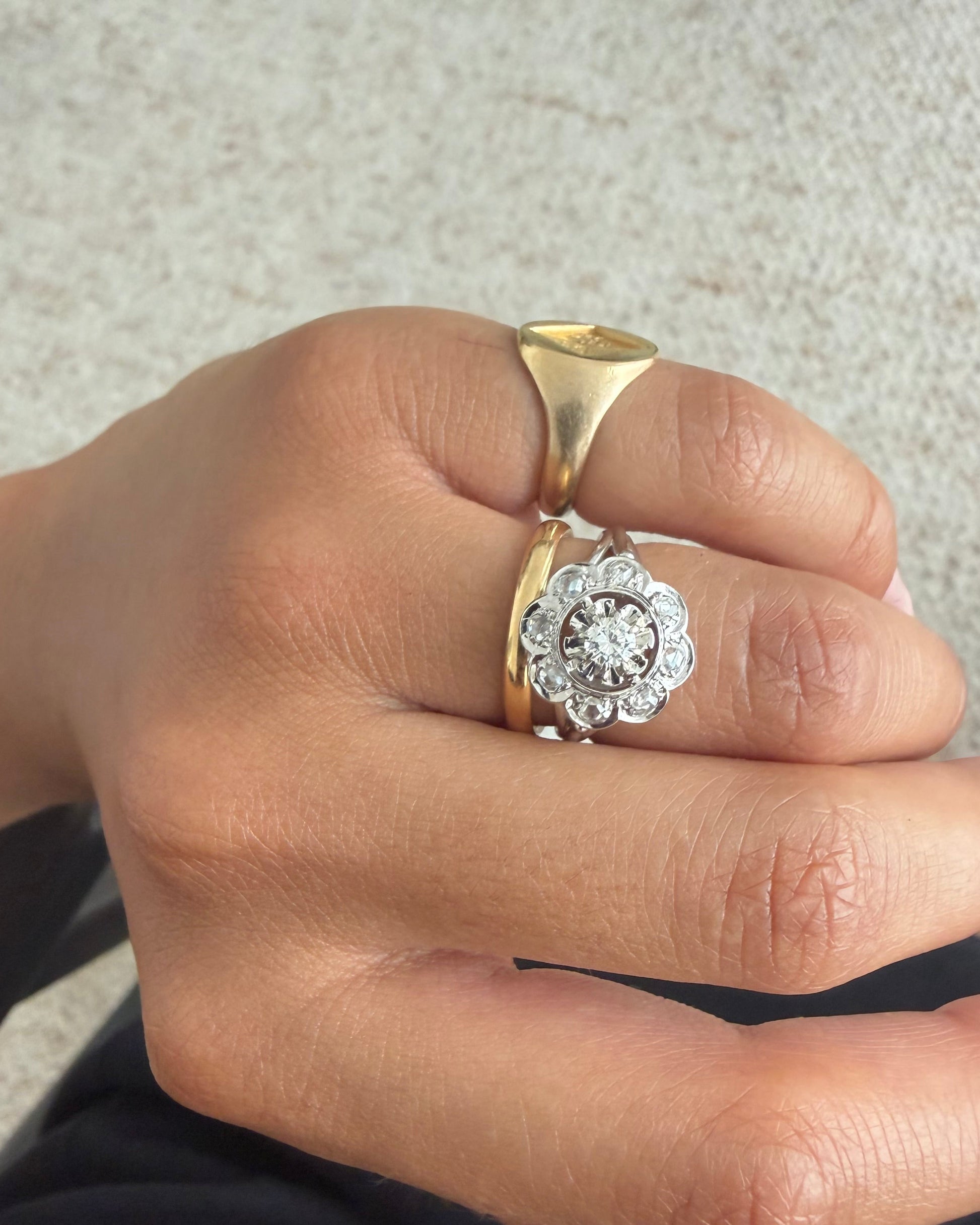 « Fleur » Bague Marguerite en or blanc et diamants