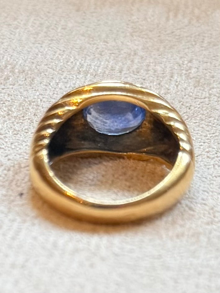 "Théodora" Bague Chevalière en or jaune et saphir