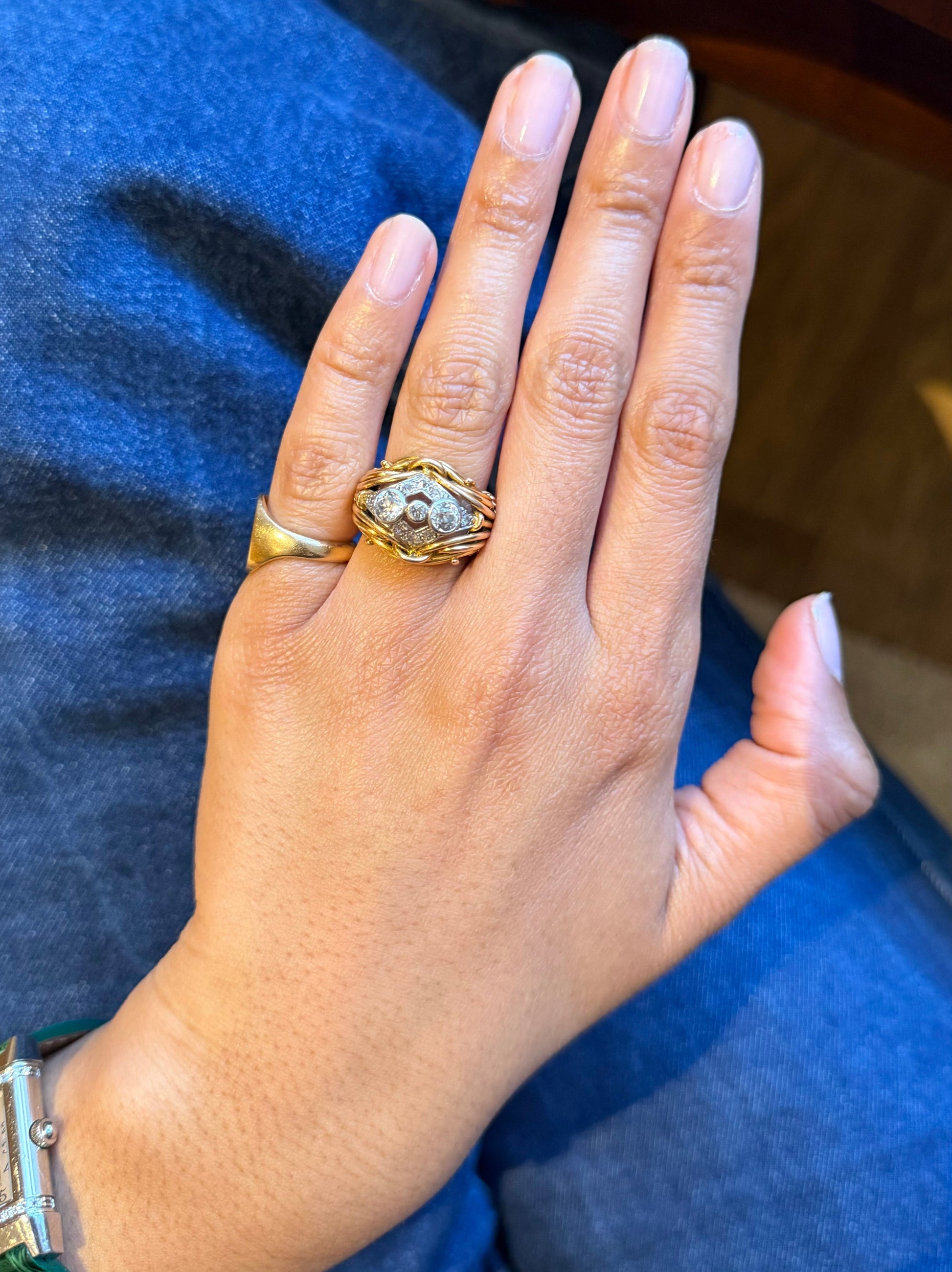 "Dalida" Bague dôme en or jaune, platine et diamants