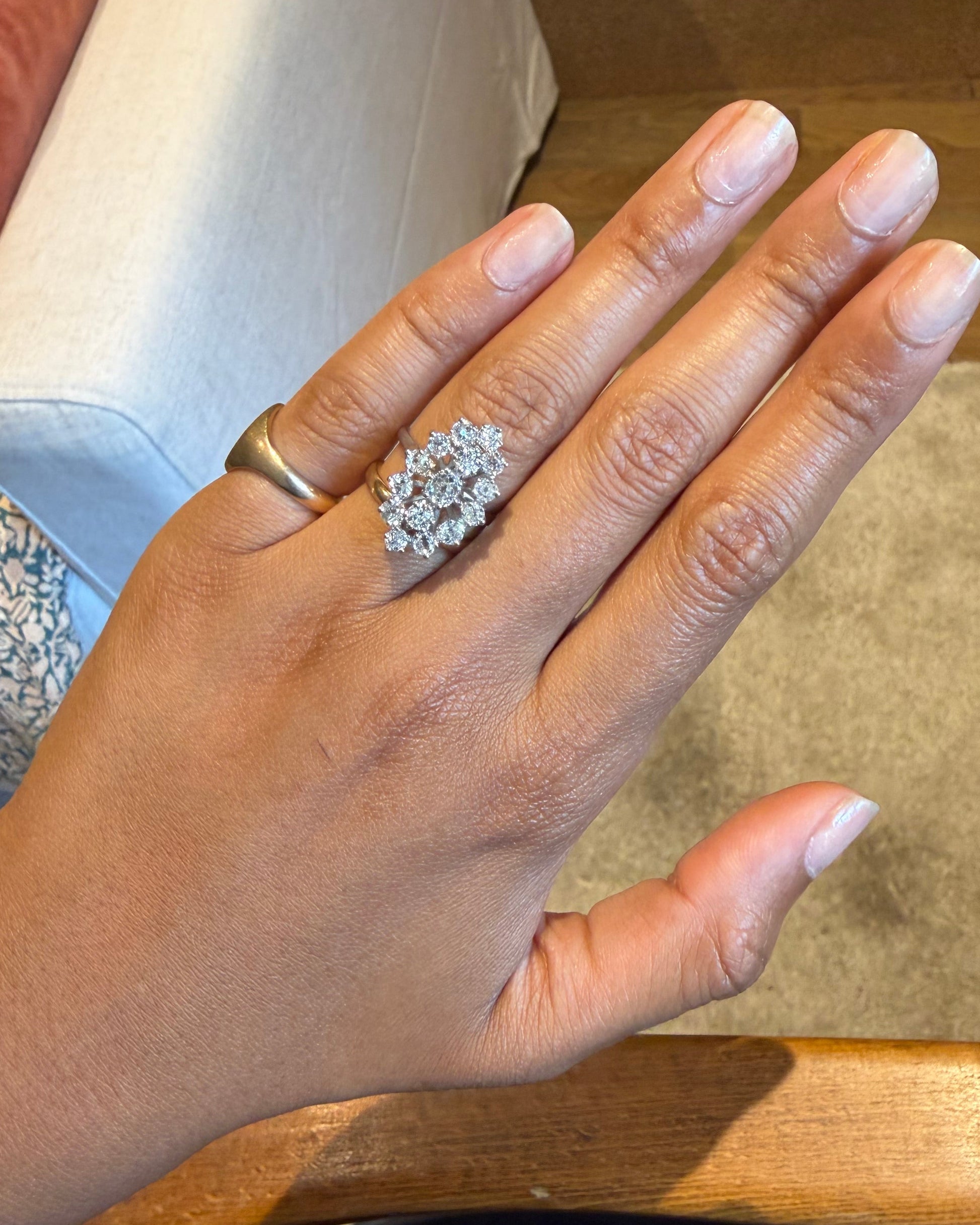 "Amélie" Bague Marquise en or blanc et diamants