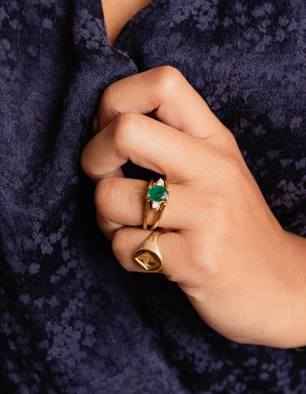 "Elvire" Bague Jonc à transformation en or jaune, émeraude, opale et diamants