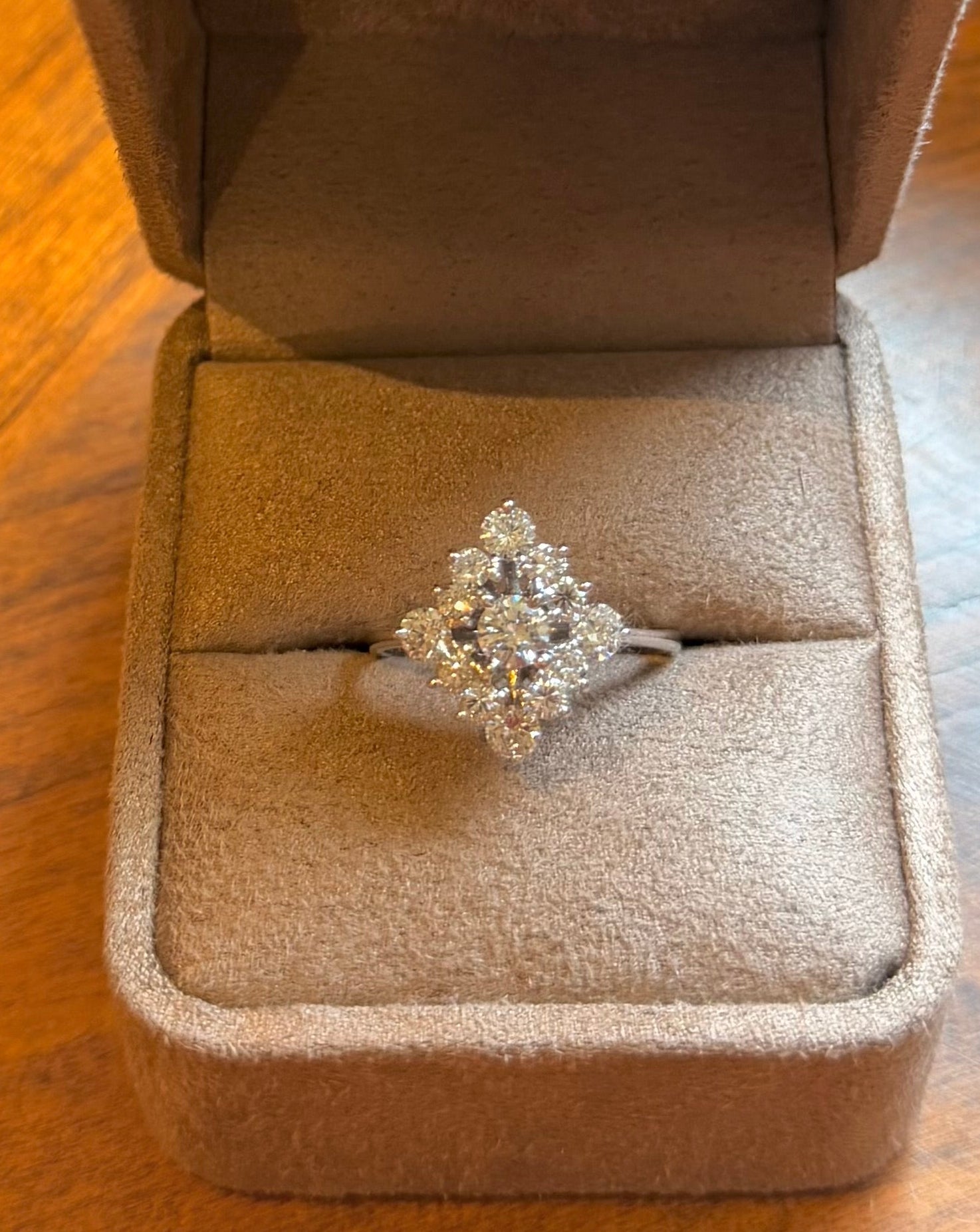 "Anaïs" Bague Losange en or blanc et diamants