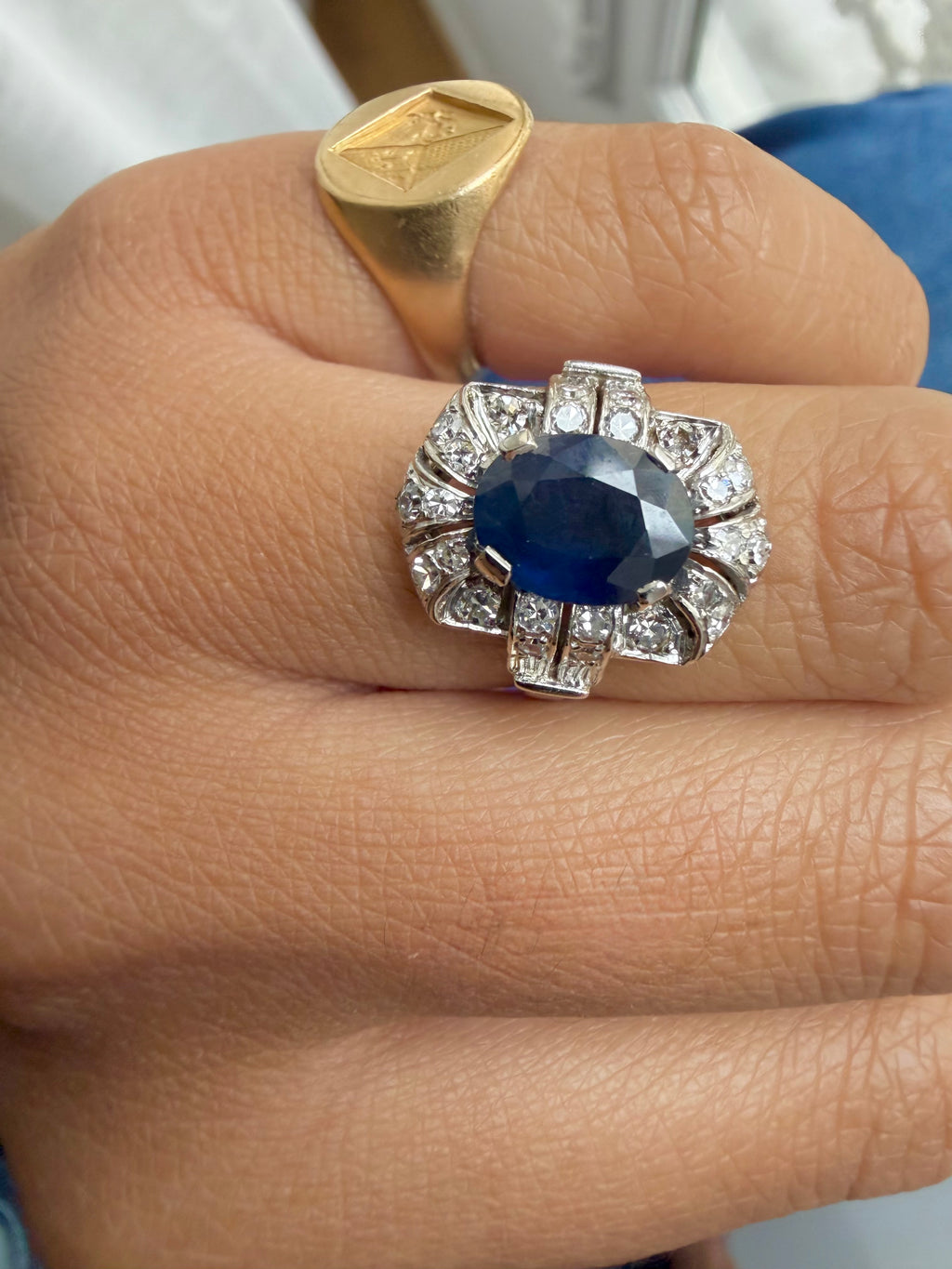 "Antoinette" Bague art déco en or blanc saphir et diamants