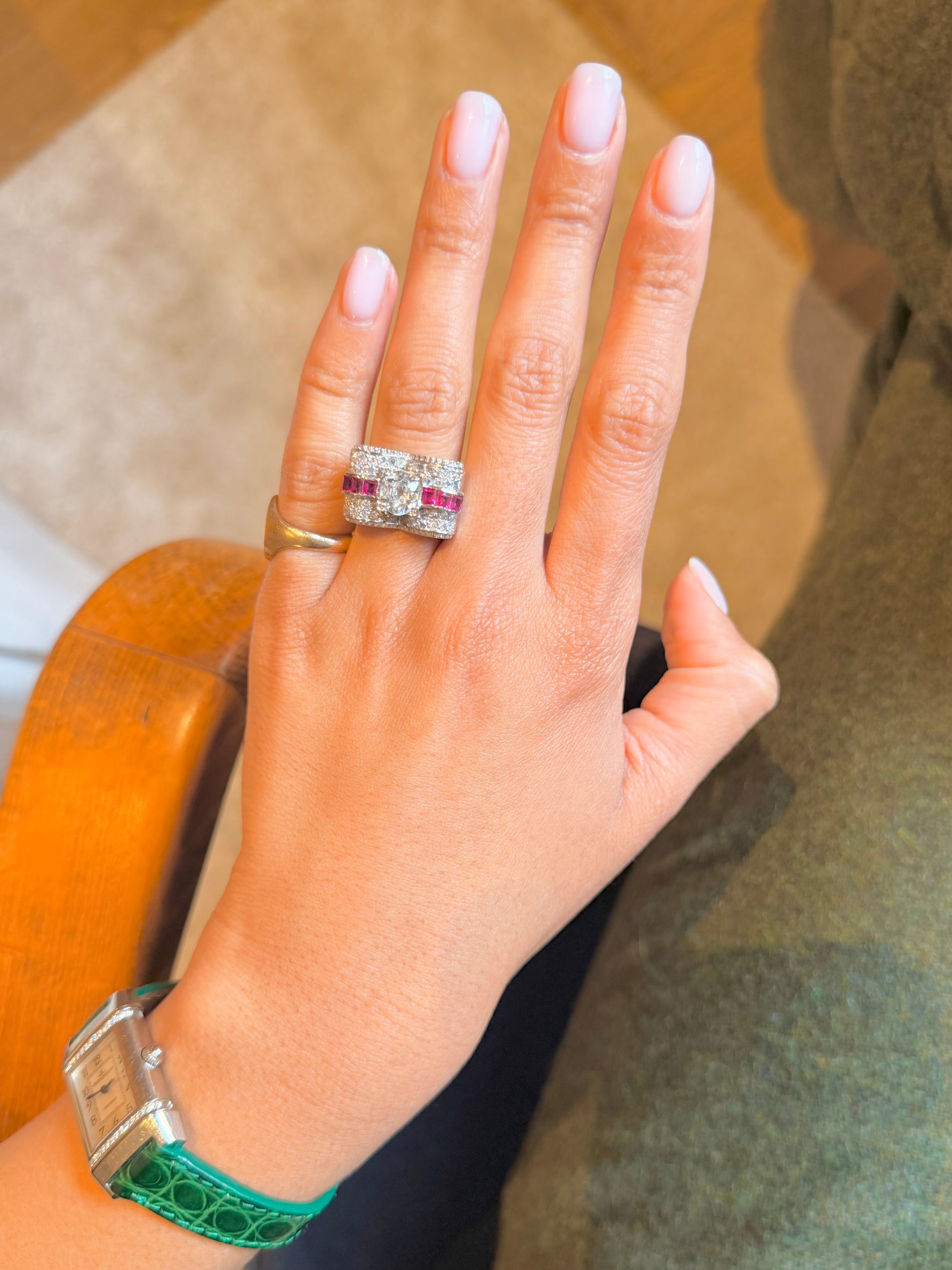 « Esther» Bague Tank en or blanc, rubis et diamants