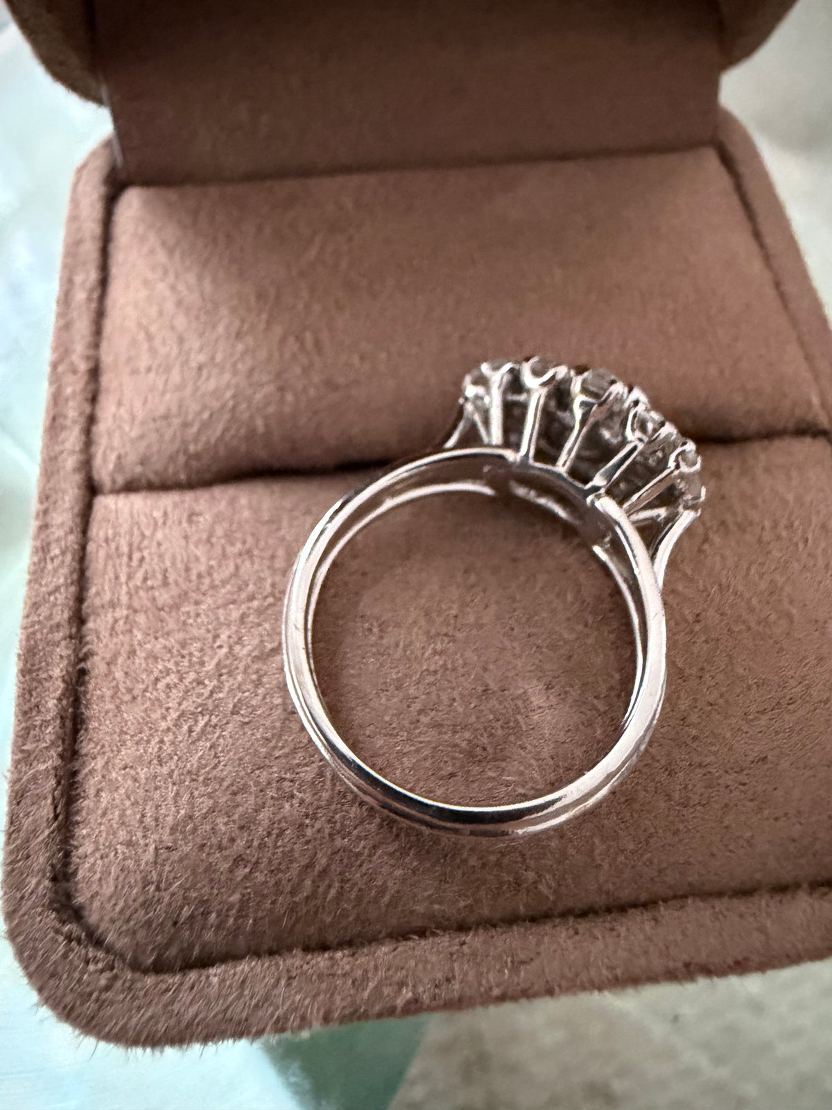 « Pénélope » Bague Jarretiere en platine et diamants