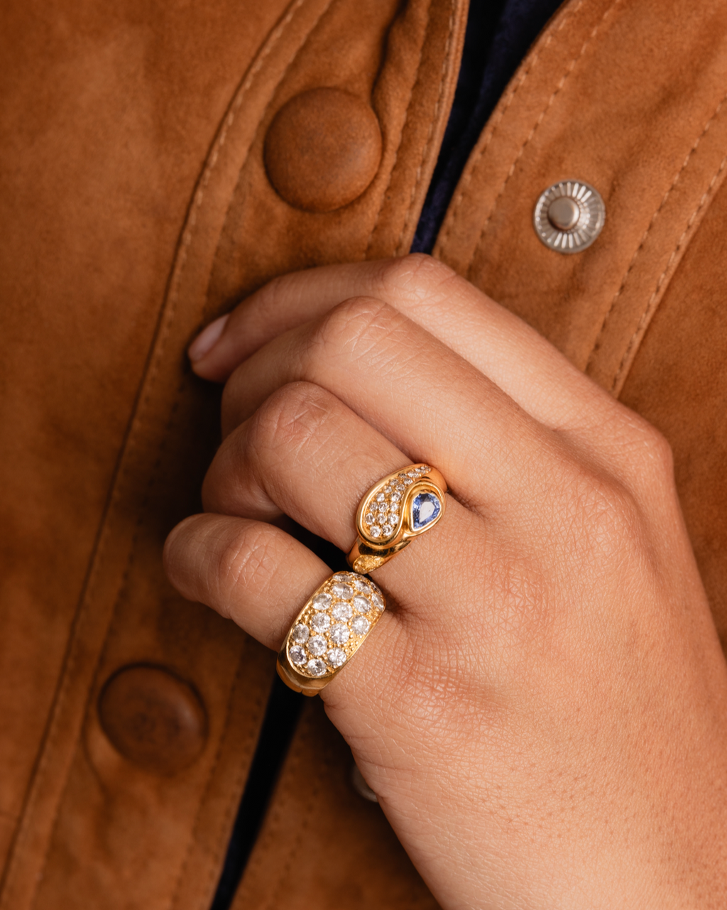 "Julie" Bague en or jaune, saphir et diamants