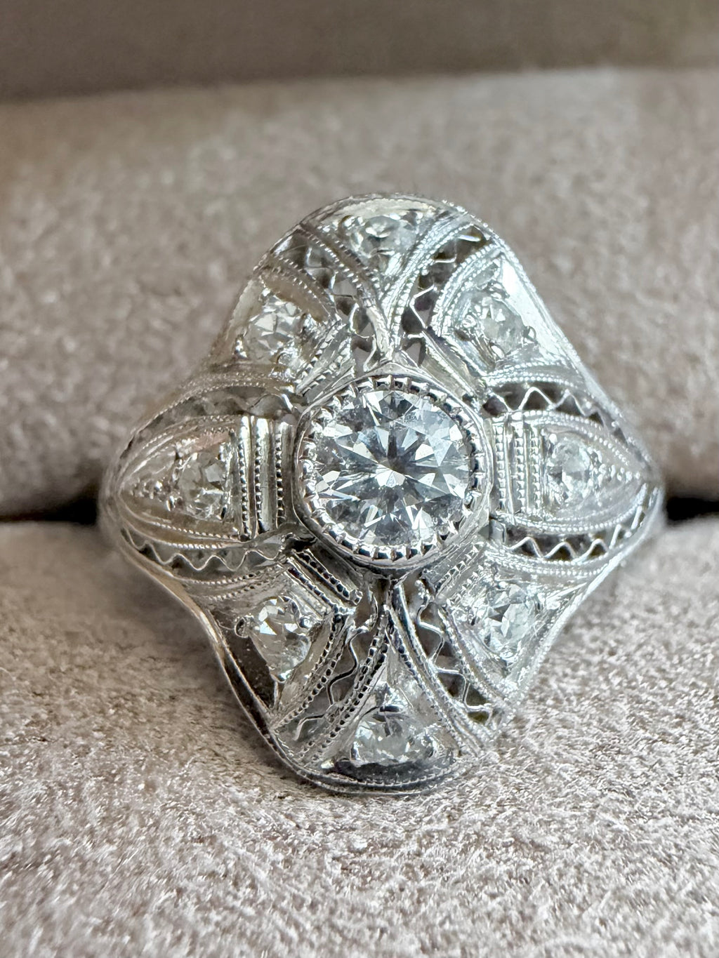 "Angelique" Bague art déco en platine et diamants