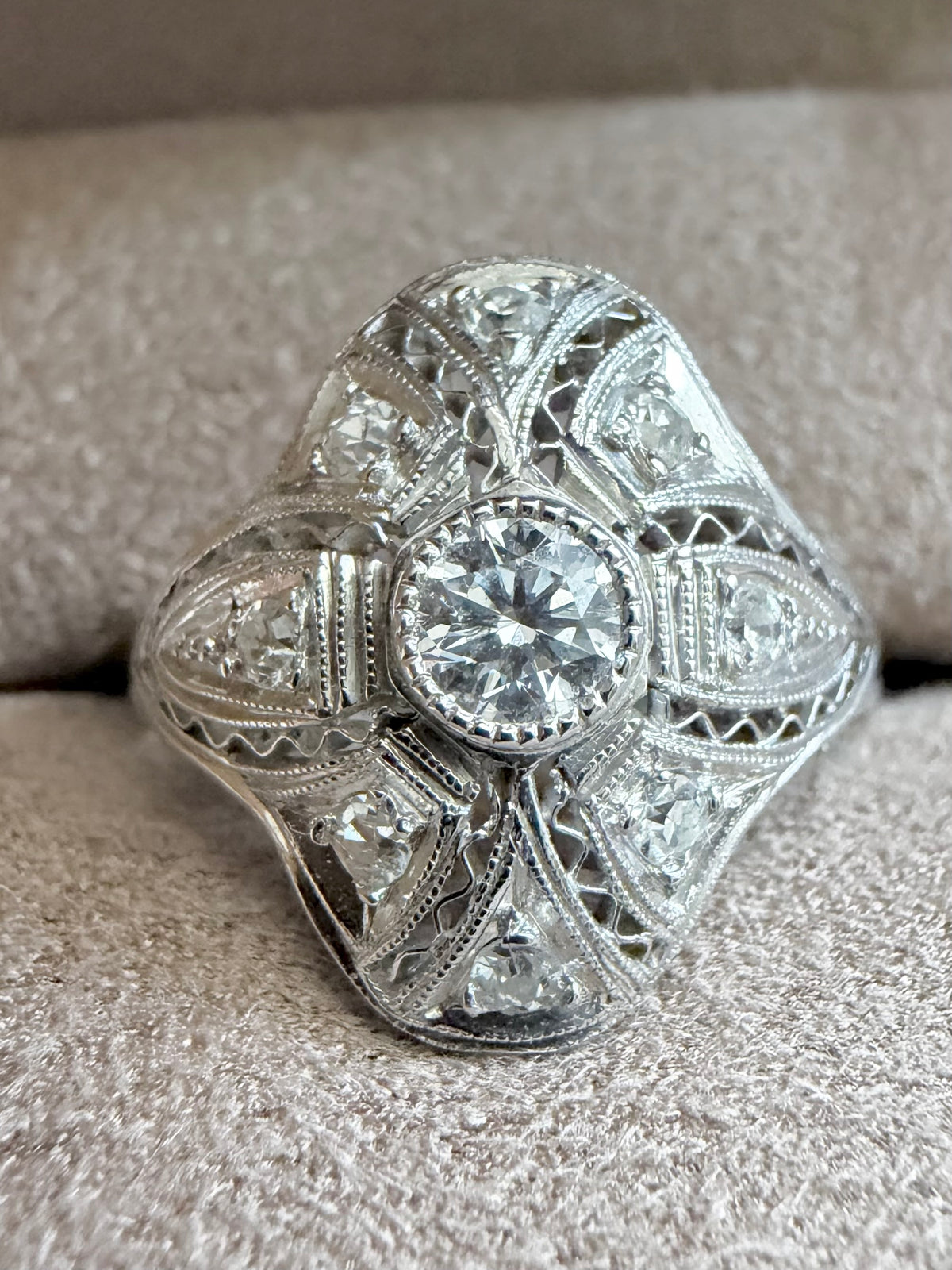 "Angelique" Bague art déco en platine et diamants