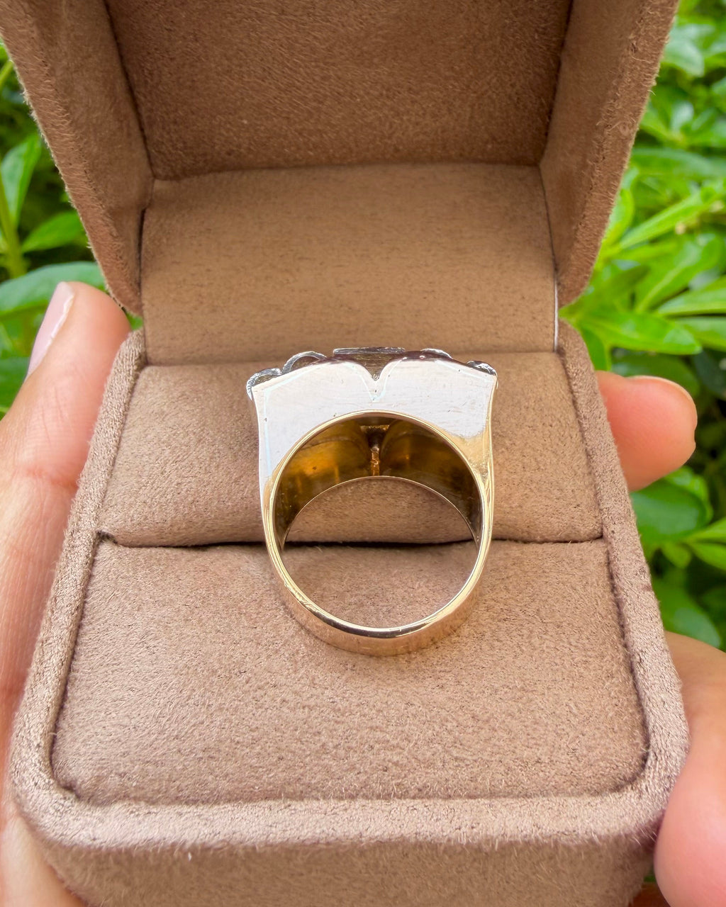 "Maxime" Bague Tank en or jaune, platine et diamants