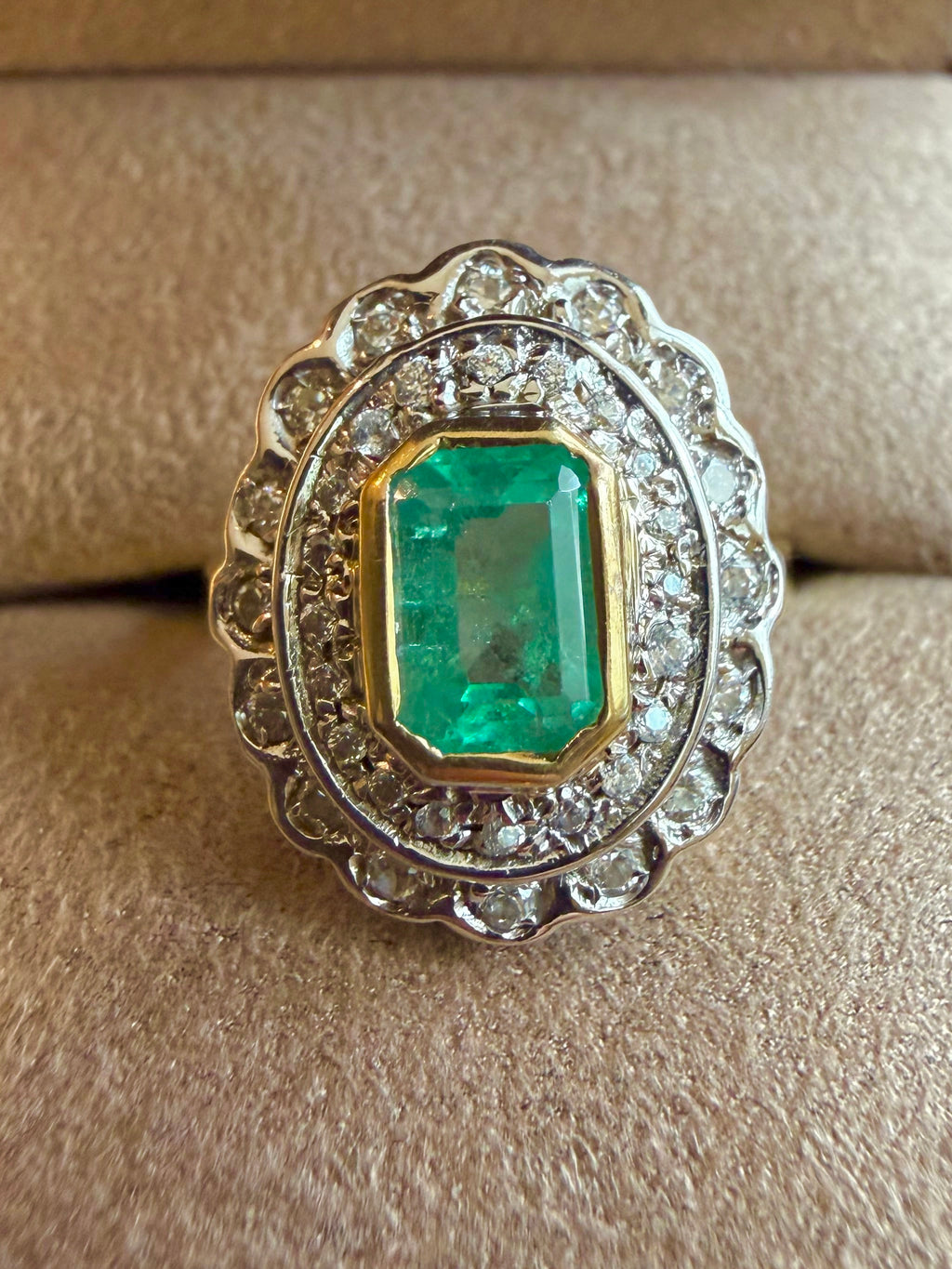 " Arielle" Bague pompadour en or blanc, or jaune émeraude et diamants