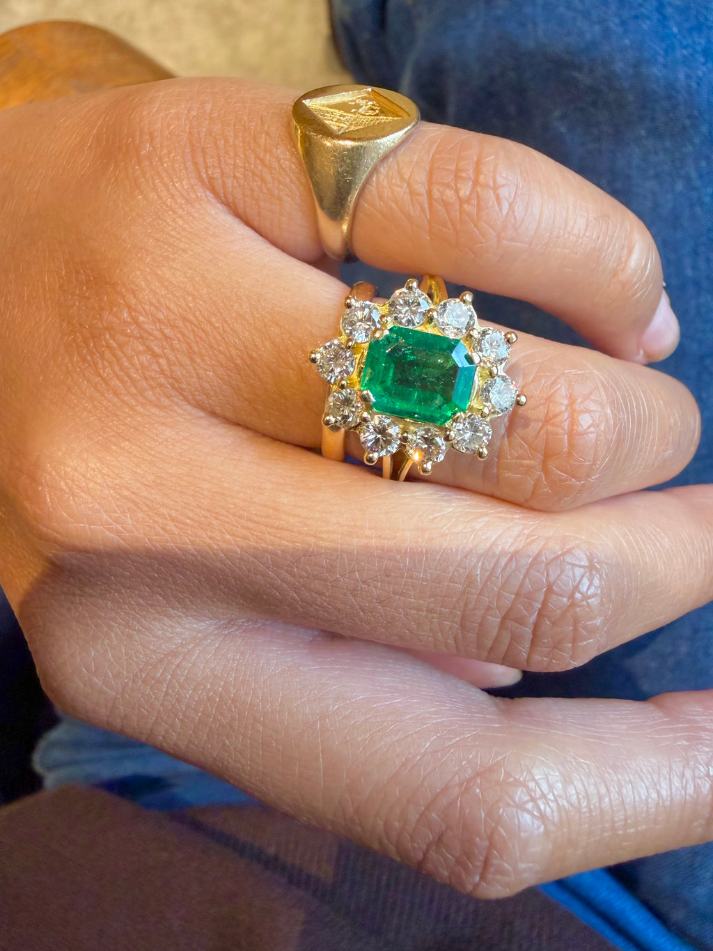 "Cécile" Bague Pompadour en or jaune, émeraude et diamants