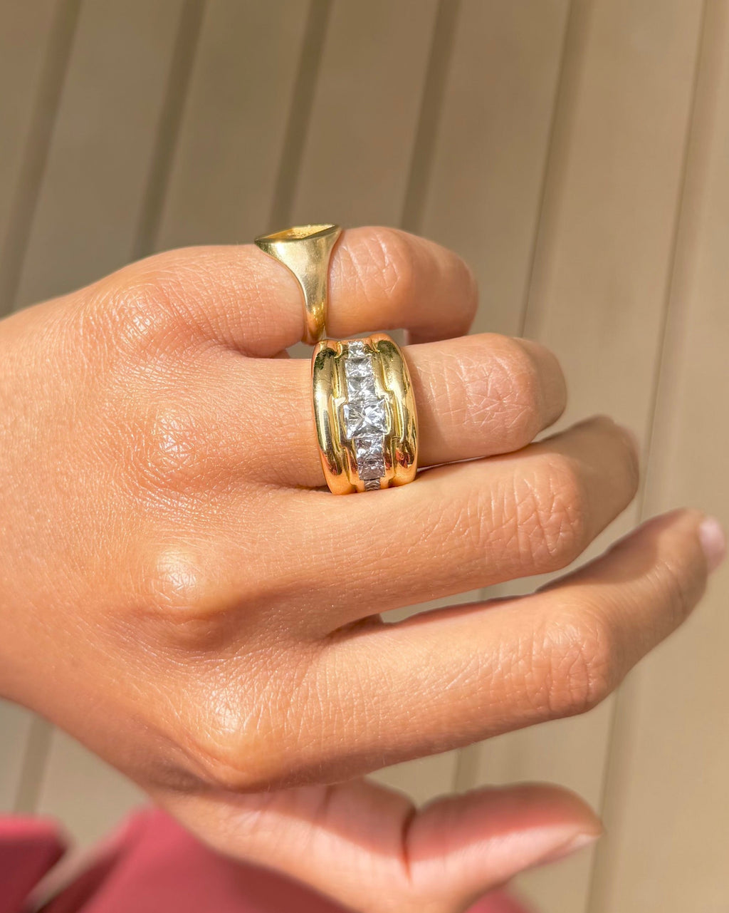 "Camille" Bague Bandeau en or jaune, et diamants 2 carats