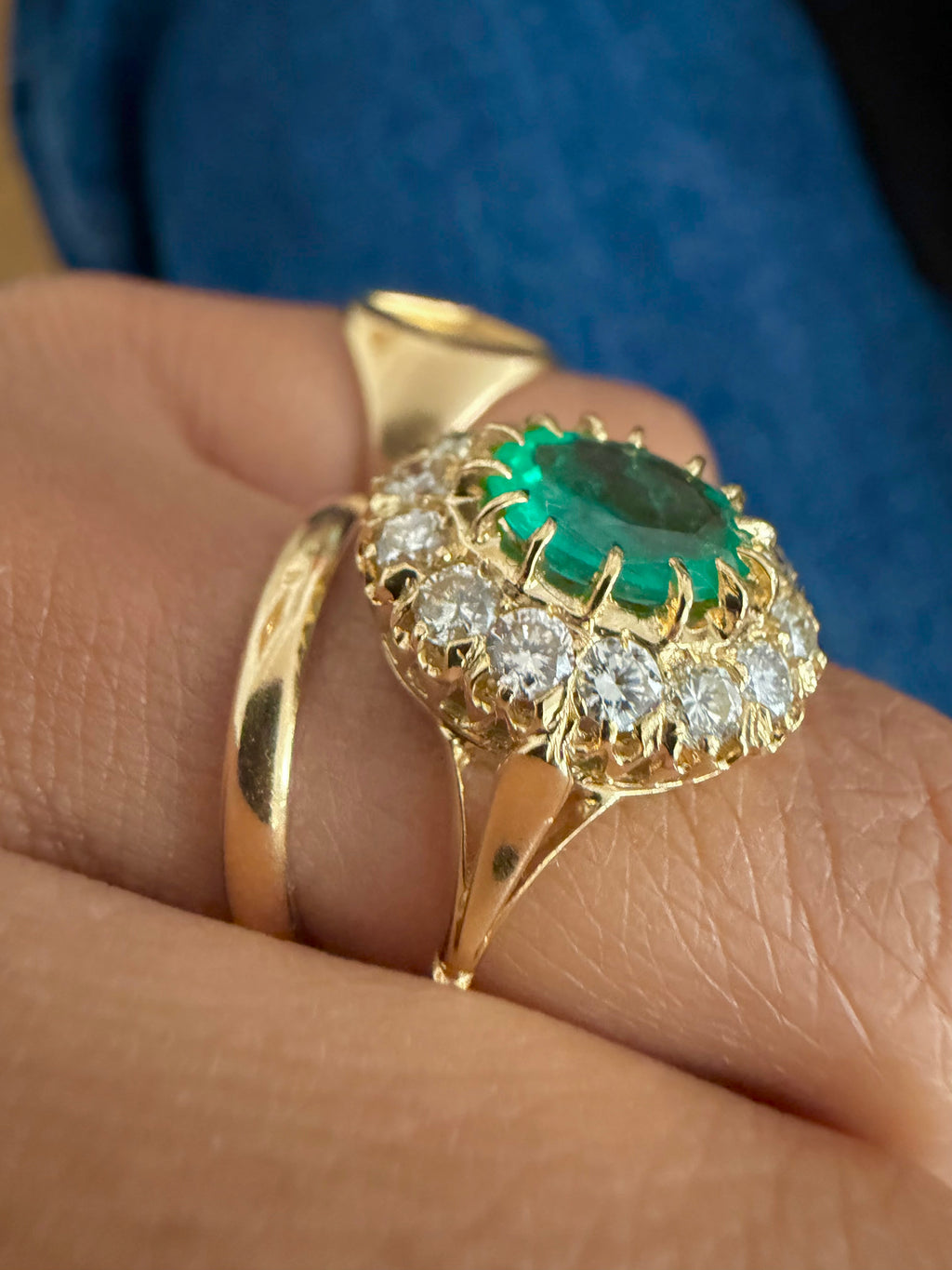 « Garance » Bague Pompadour en or jaune, émeraude et diamants