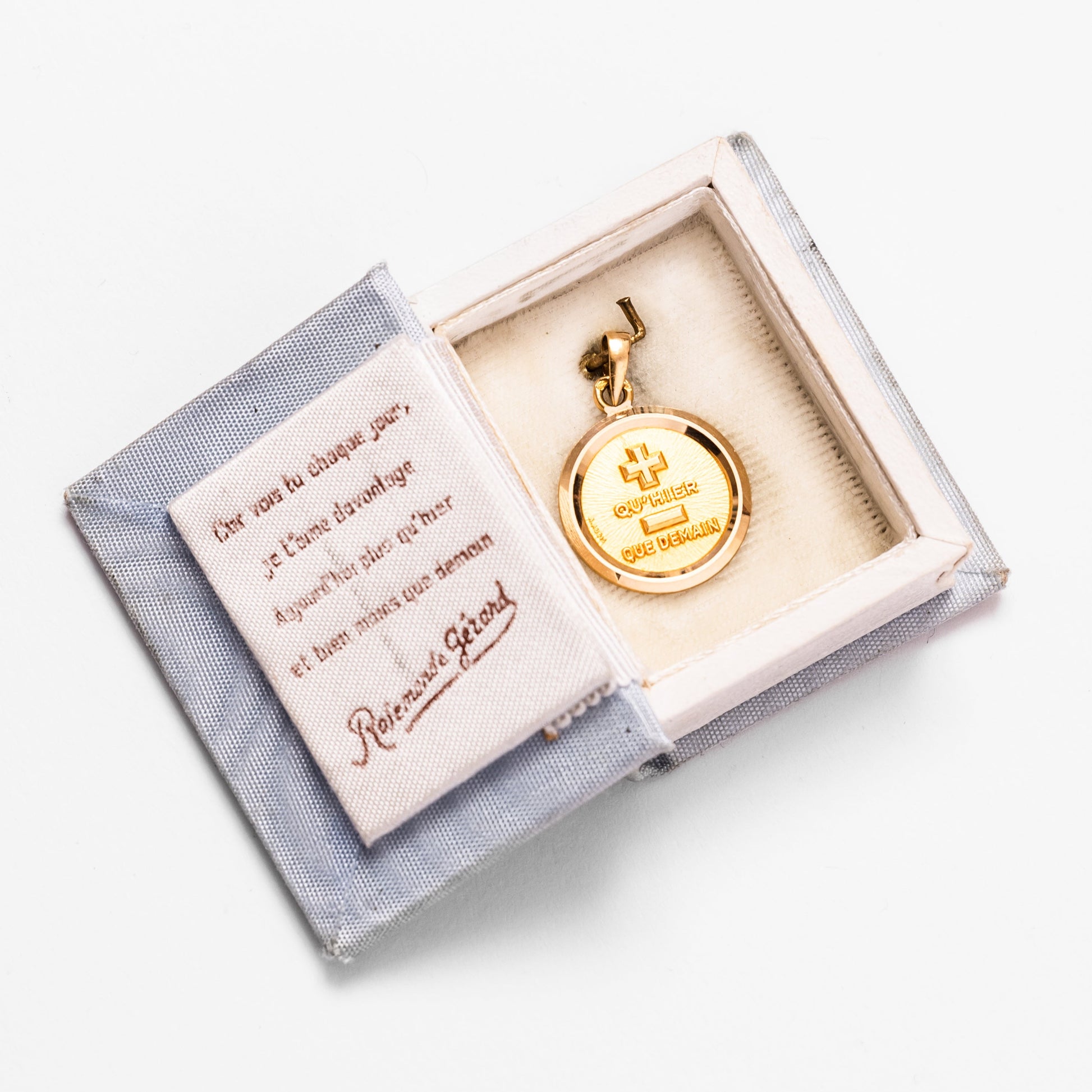 Pendentif Médaille AUGIS en or jaune