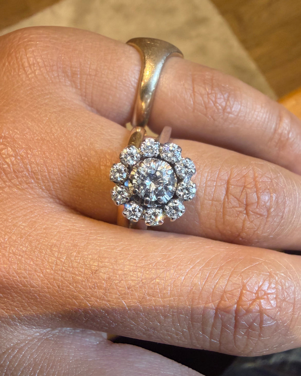 "Louise" Bague Fleur en platine et diamants