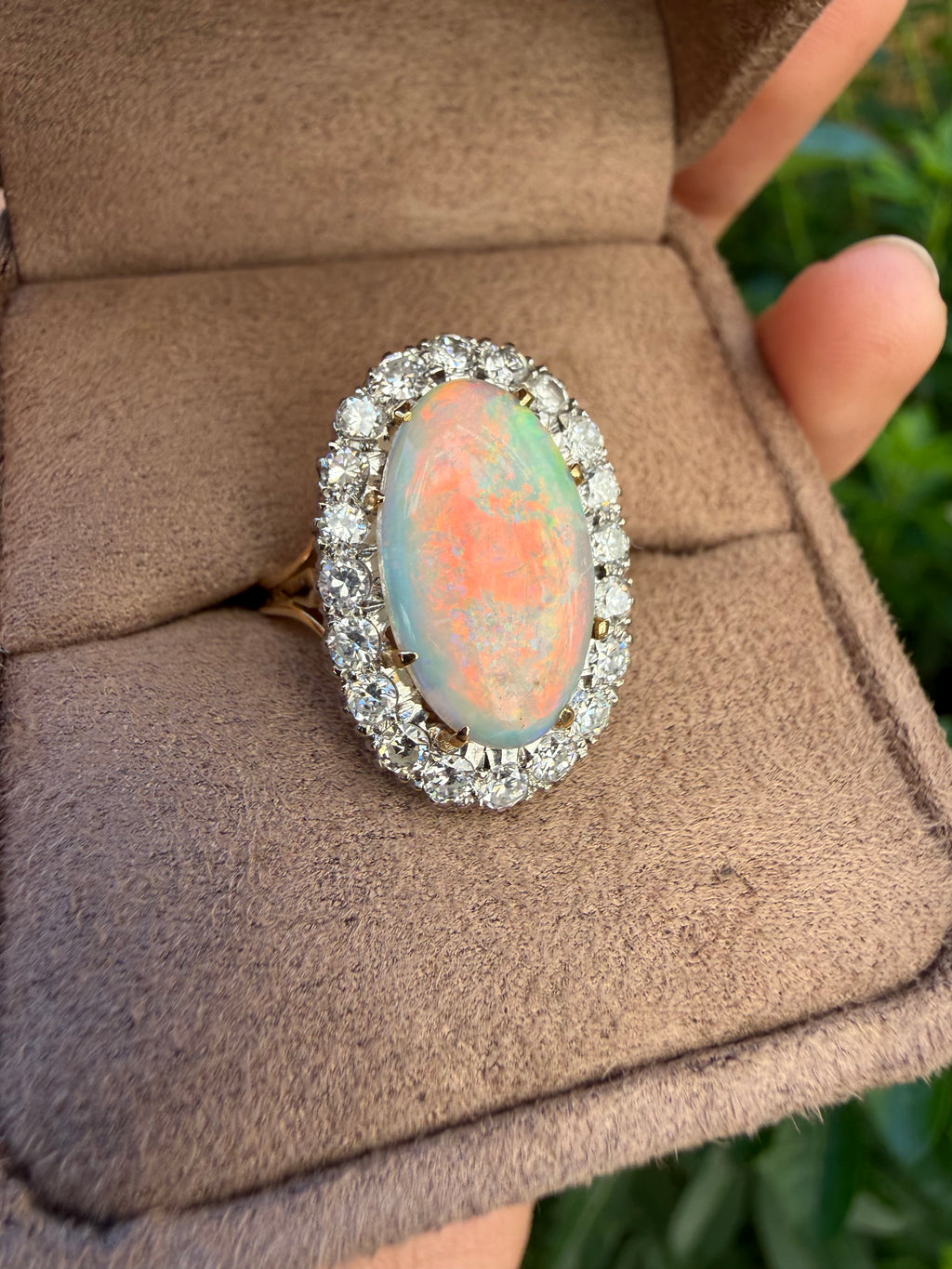 "Arielle" Bague Pompadour en or jaune, opale et diamants