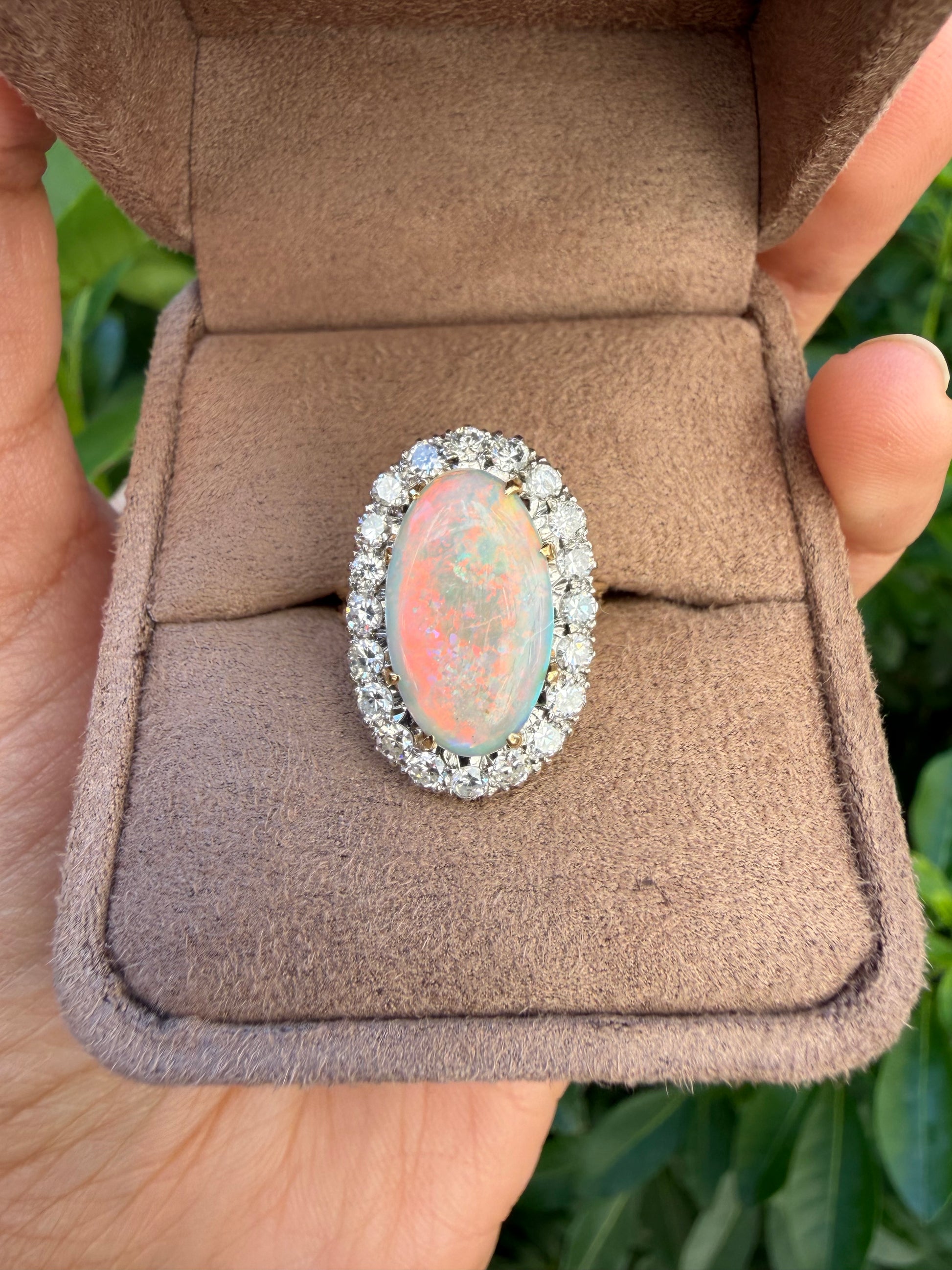 "Arielle" Bague Pompadour en or jaune, opale et diamants