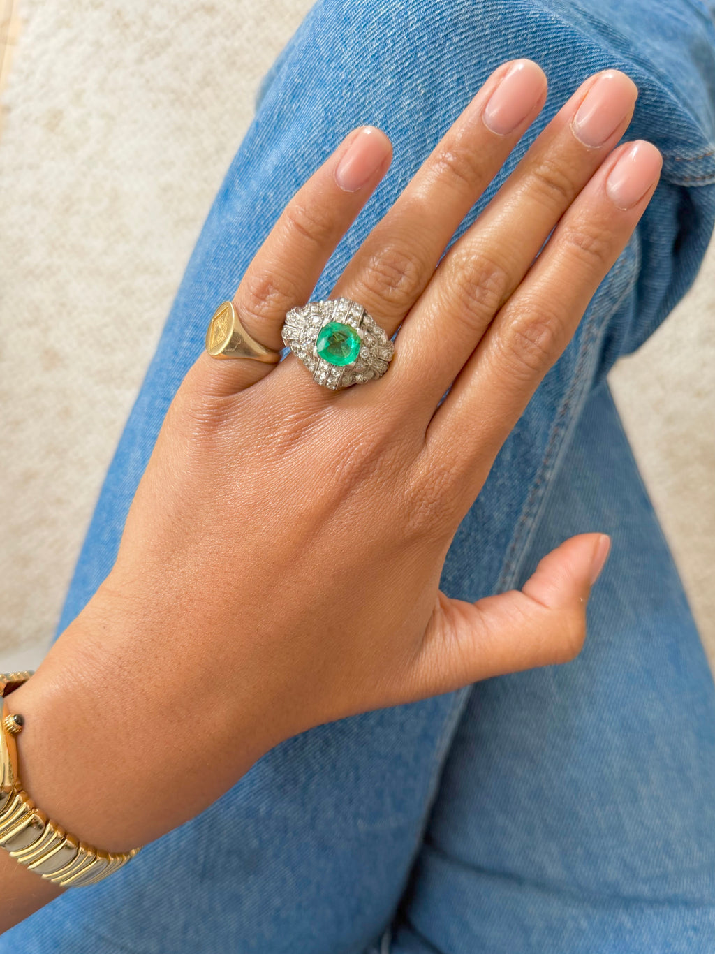 « Félicie » Bague Dôme en platine émeraude et diamants