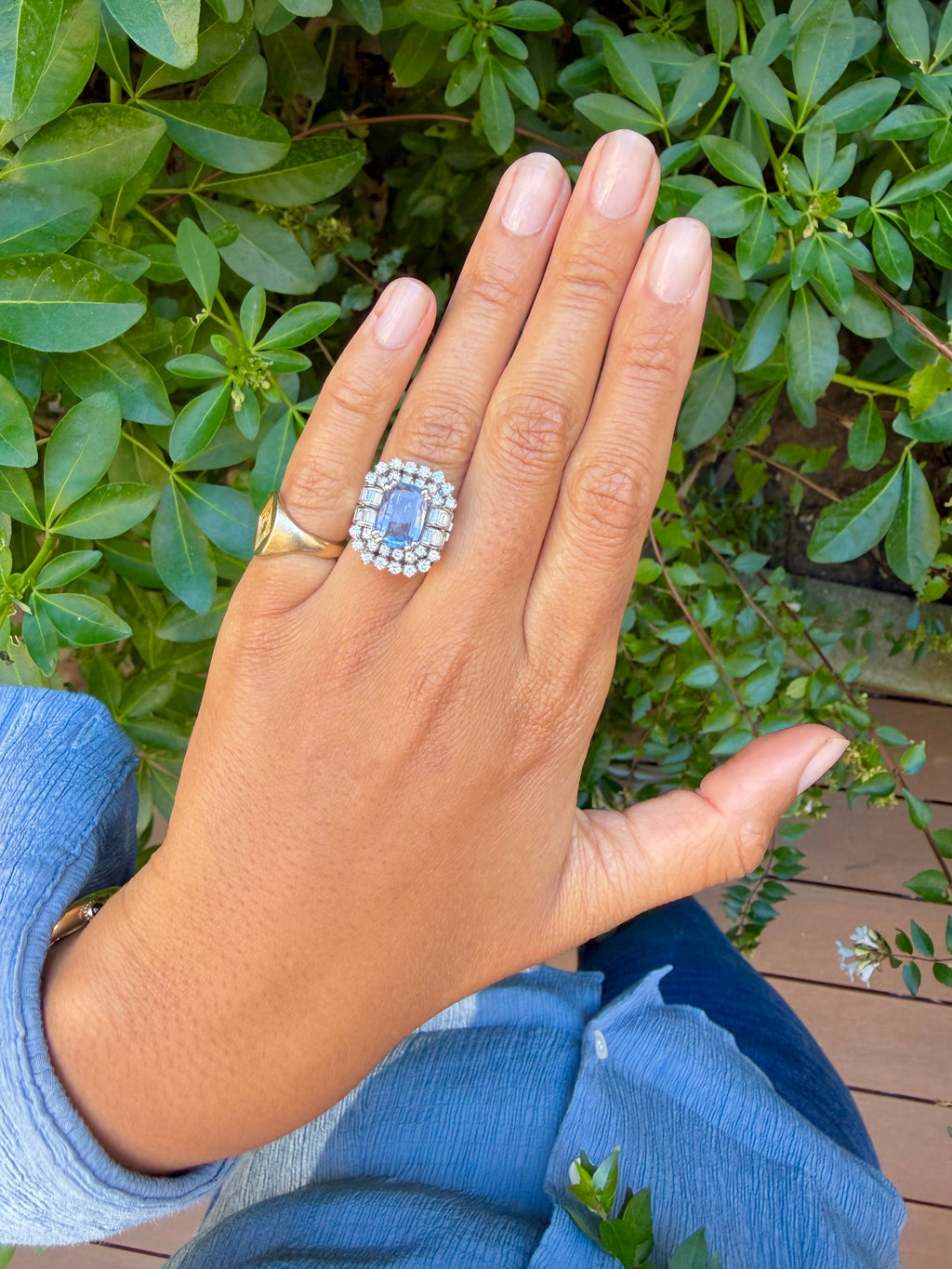 « Bérénice » Bague Pompadour en or blanc saphir Ceylan et diamants