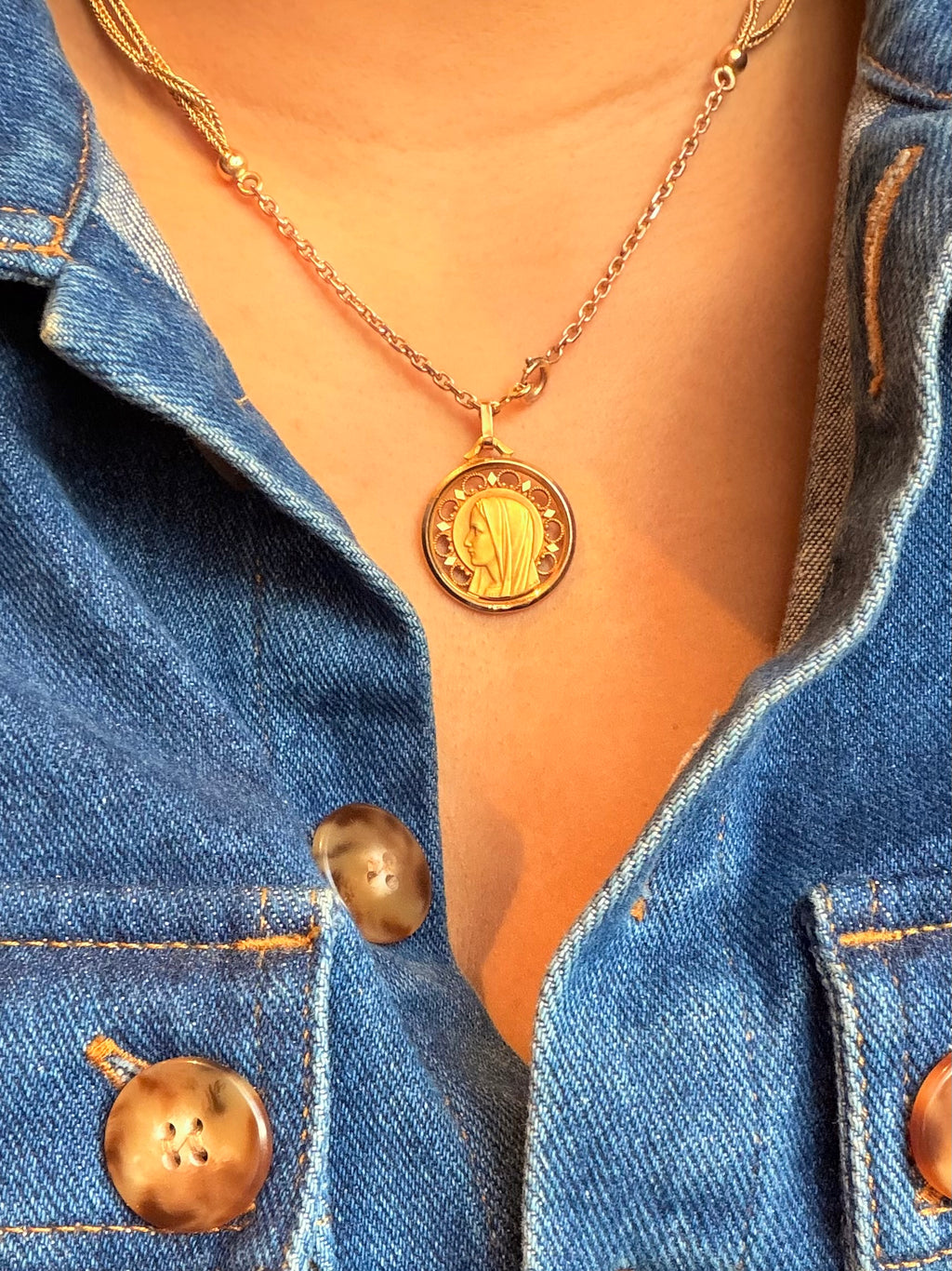 Médaille Sainte Vierge Marie en or jaune