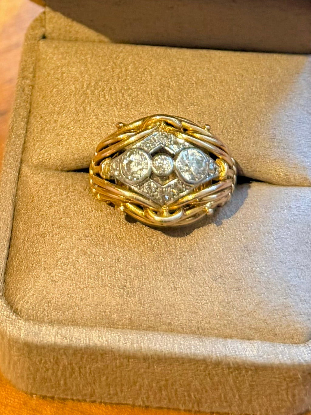 "Dalida" Bague Dôme en or jaune, platine et diamants