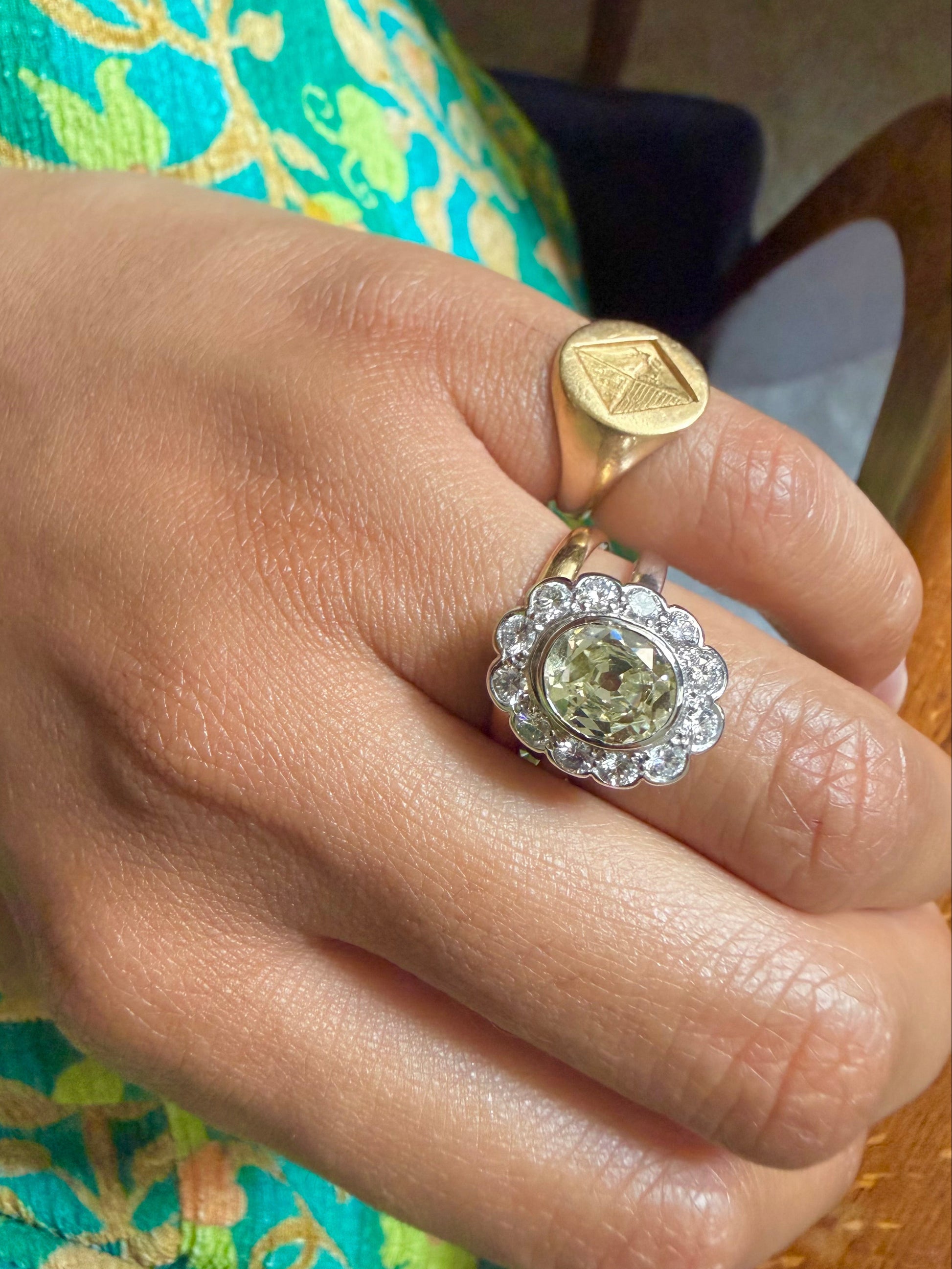 « Amicie » Bague Pompadour, en platine diamant jaune et diamants