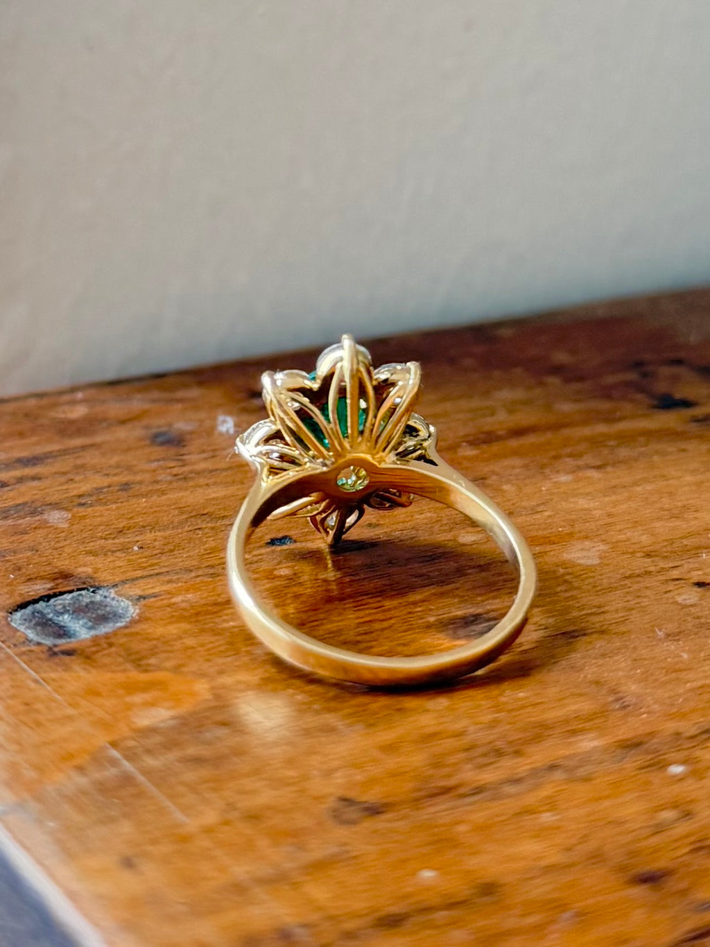 « Iris » Bague Marguerite en or jaune, émeraude et diamants
