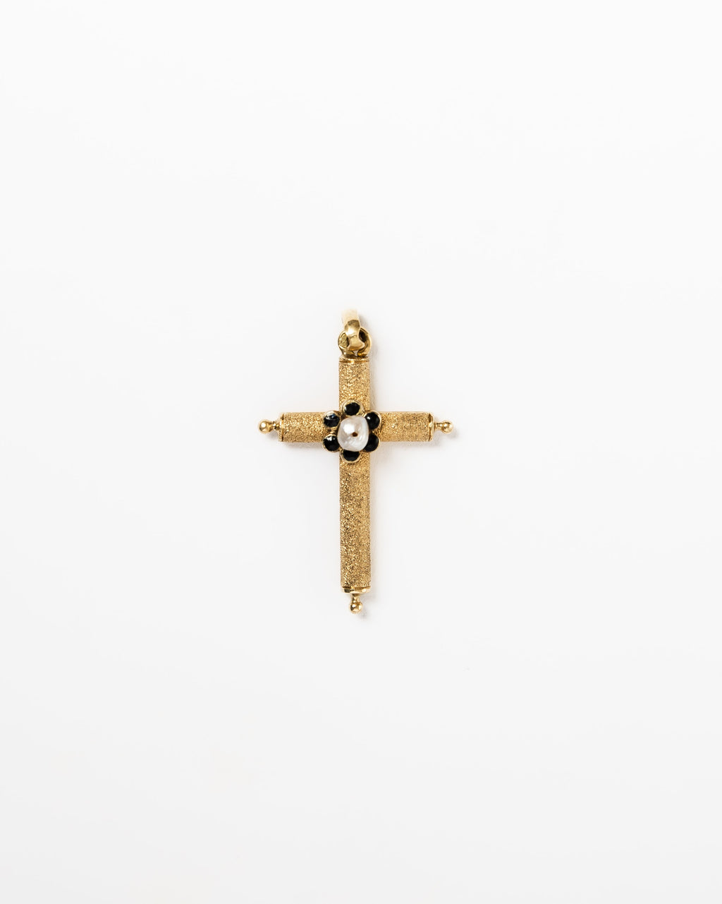 Pendentif Croix en or jaune, perle et émail