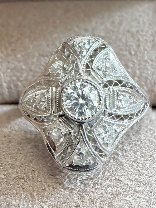 "Angelique" Bague art déco en platine et diamants