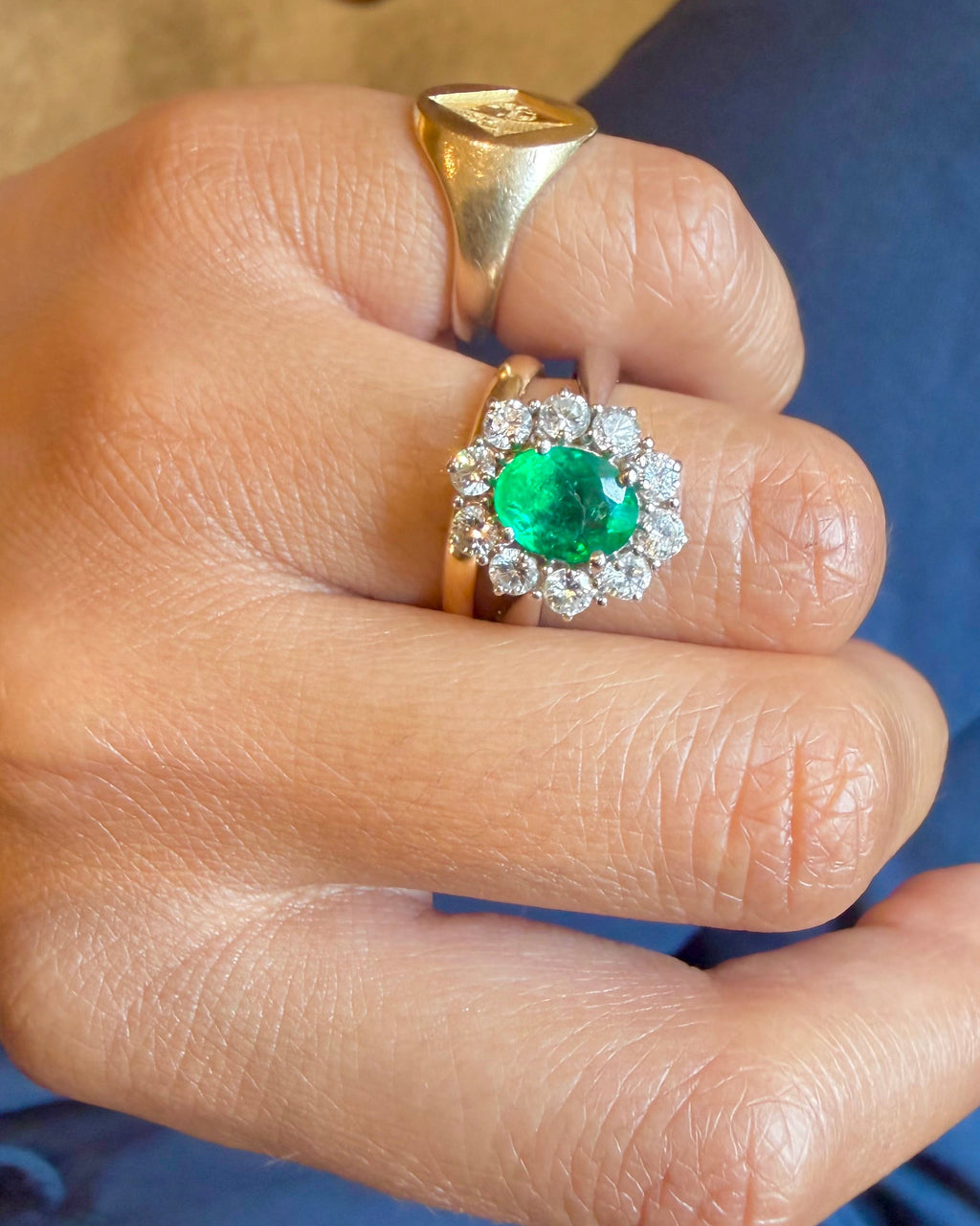 "Olympe" Bague Marguerite en or blanc émeraude et diamants