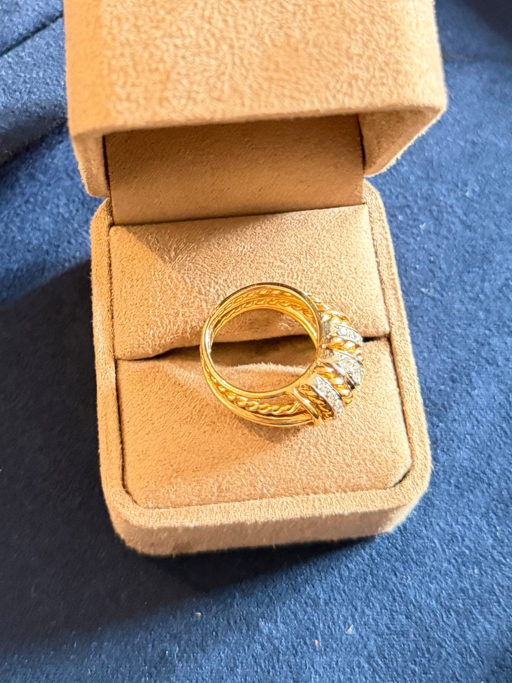 "Zita" Bague Dôme en or jaune et diamants