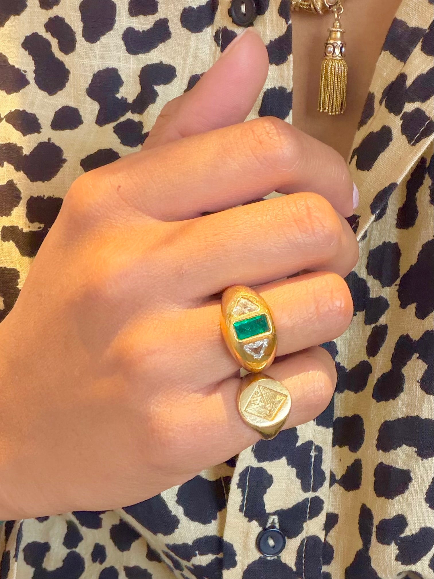 "Adèle" Bague Jonc en or jaune, émeraude et diamants