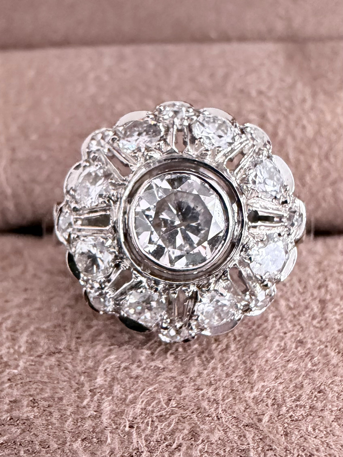 « Capucine » Bague art déco en platine et diamants 2 carats